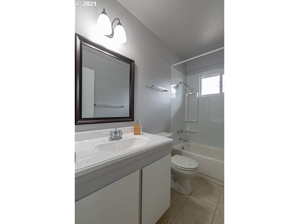 Photo #3: 21542409 Listing 