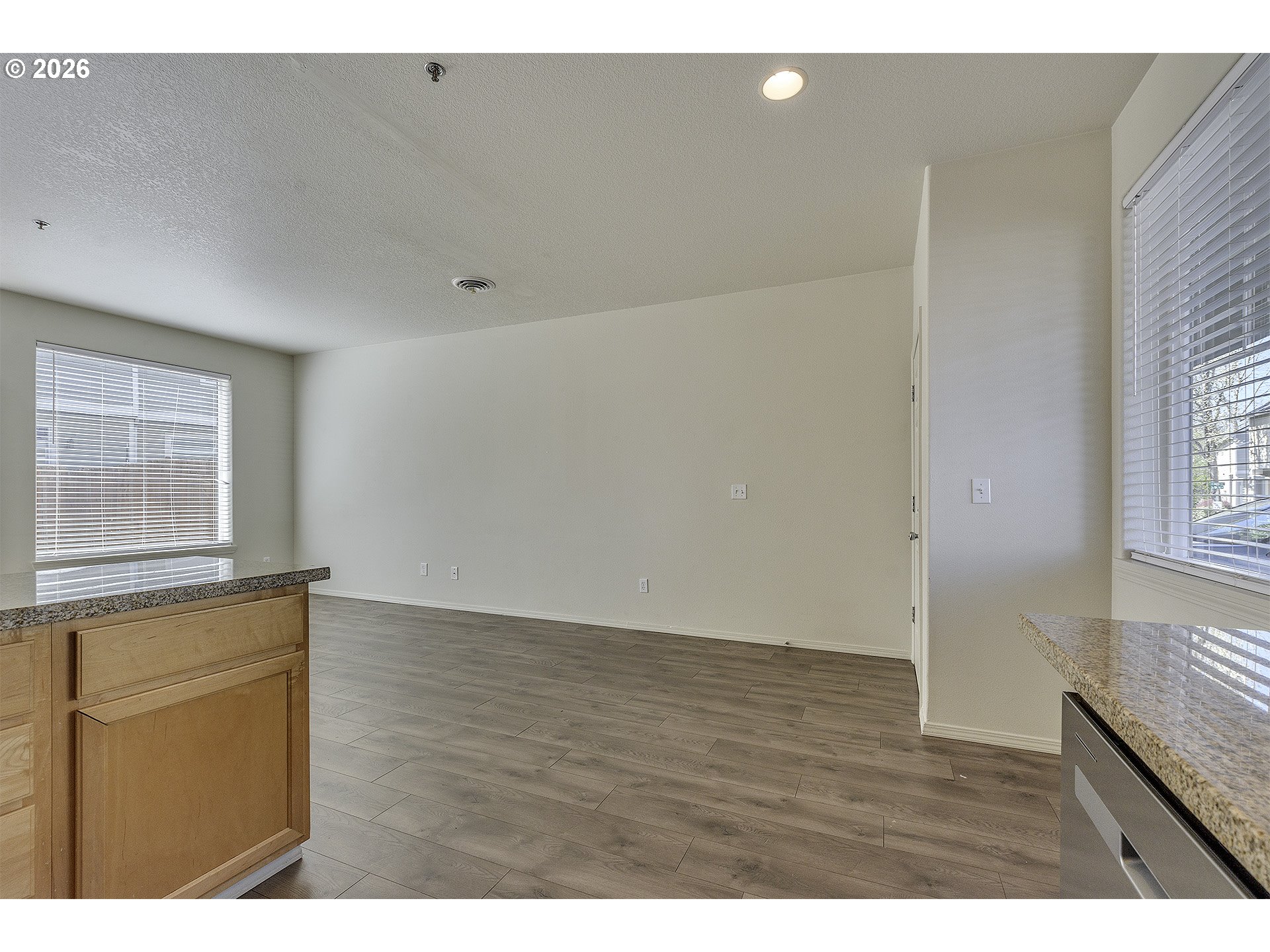 Photo #10: 215478298 Listing: Photo #10