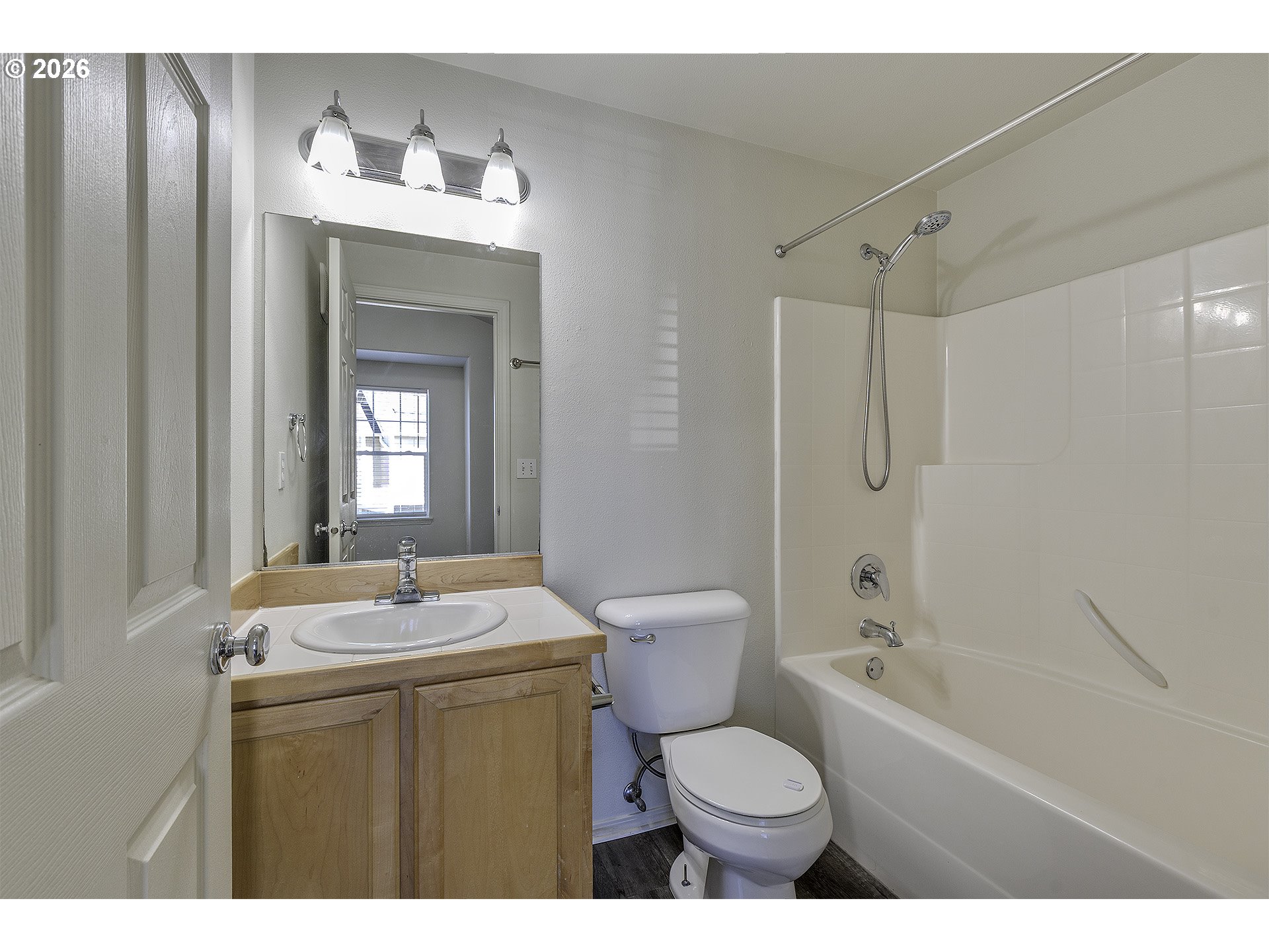 Photo #17: 215478298 Listing: Photo #17