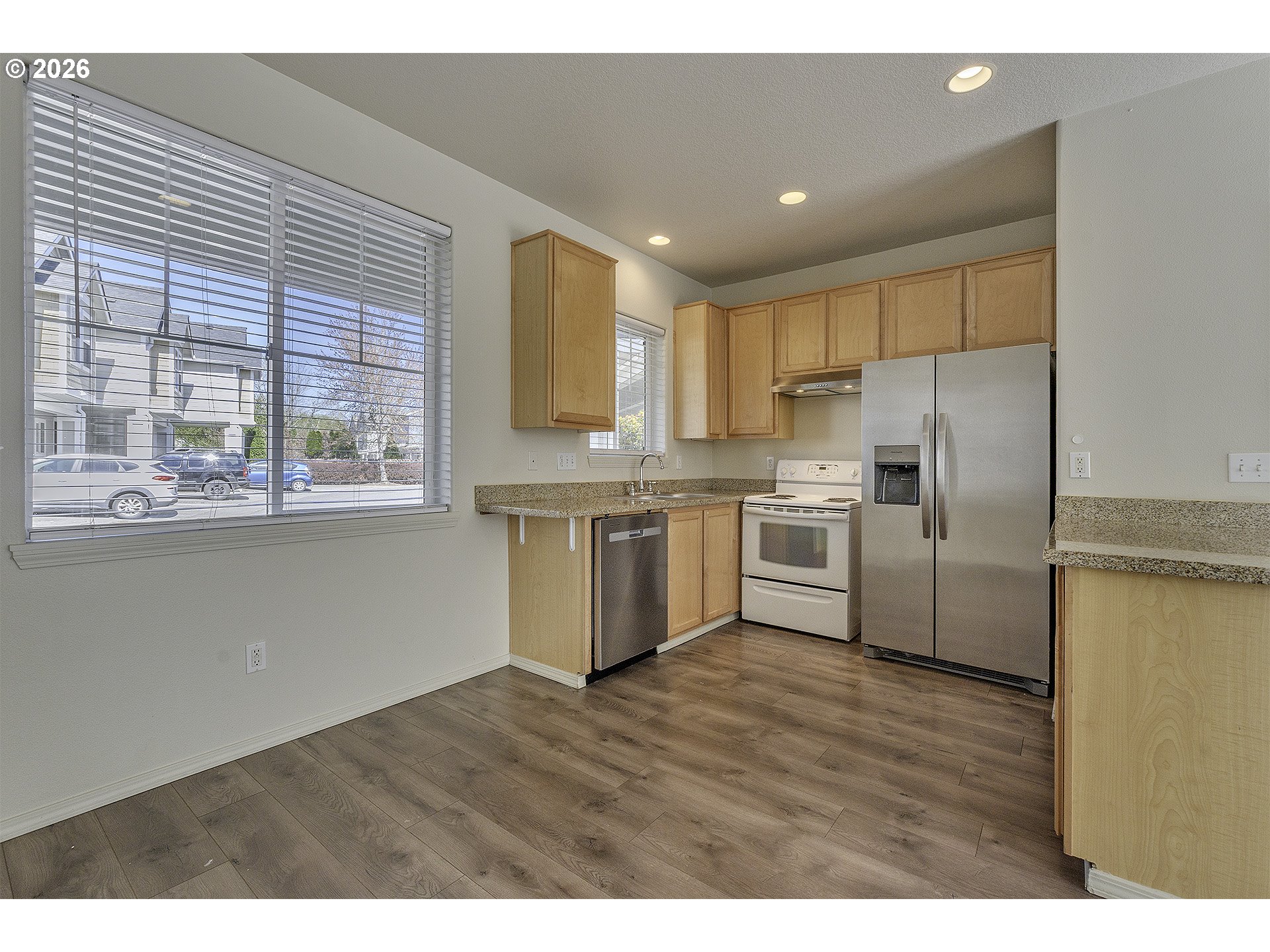 Photo #6: 215478298 Listing: Photo #6