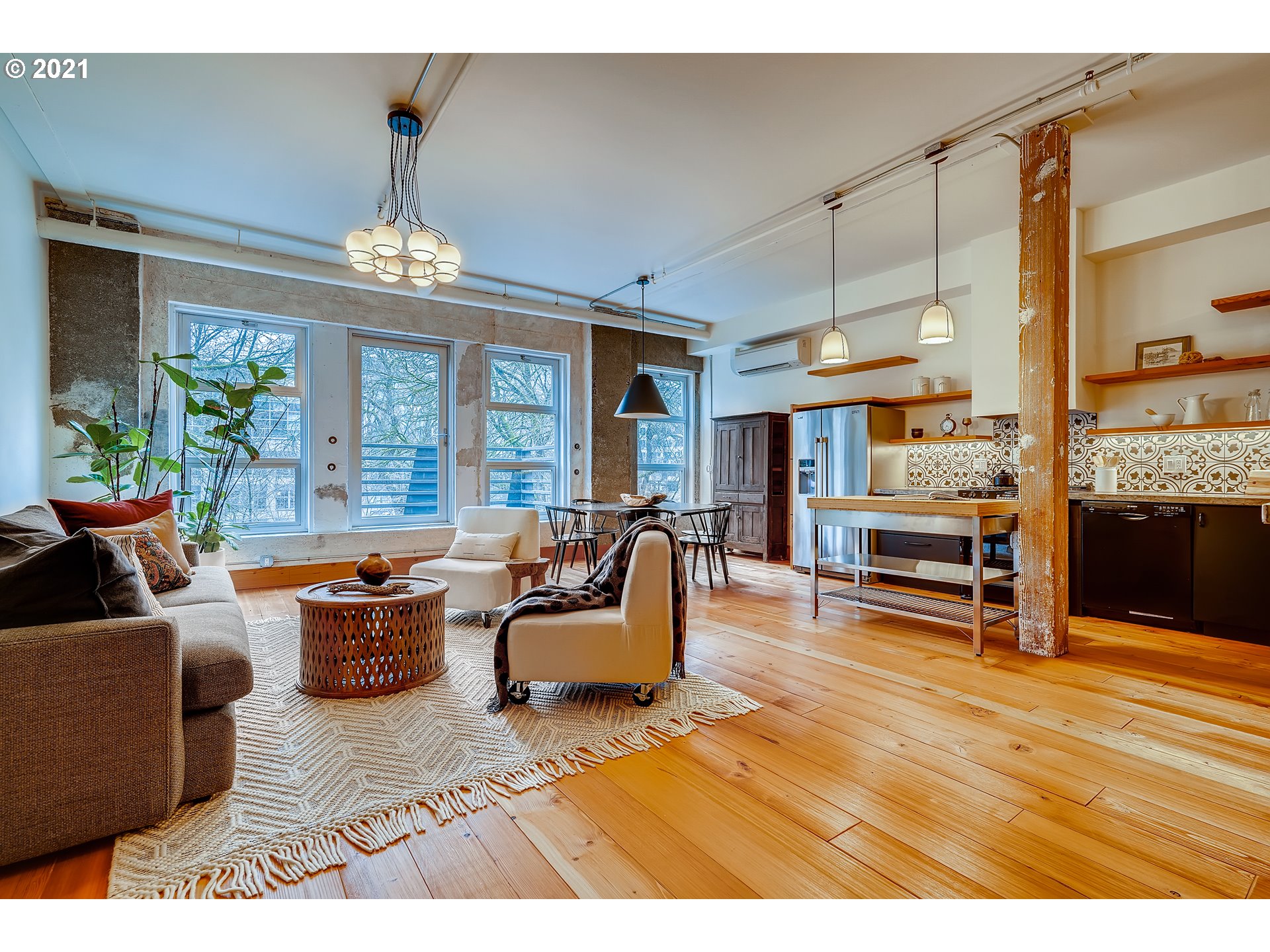 Photo #5: 21548144 Listing 