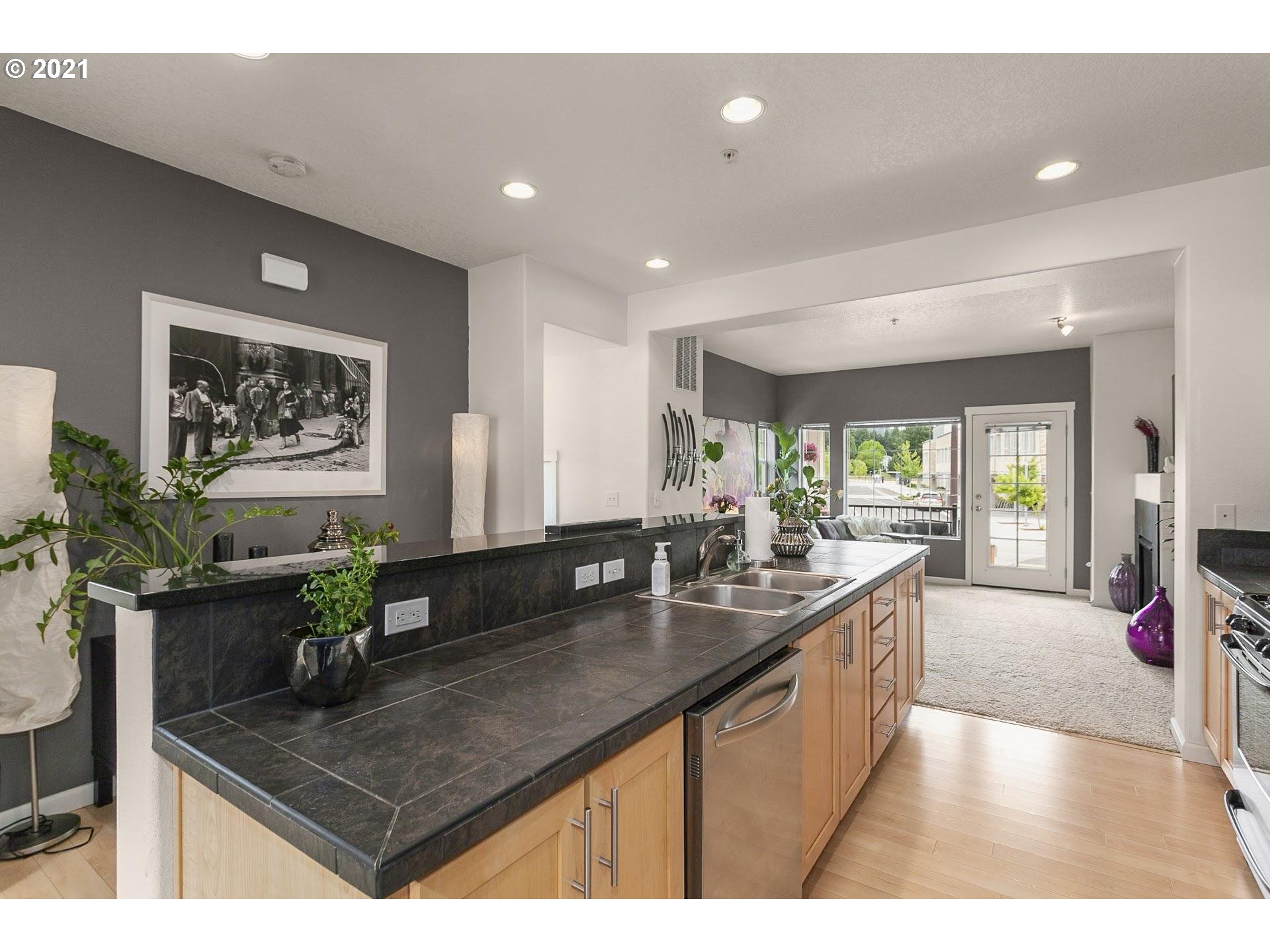 Photo #3: 21548207 Listing 