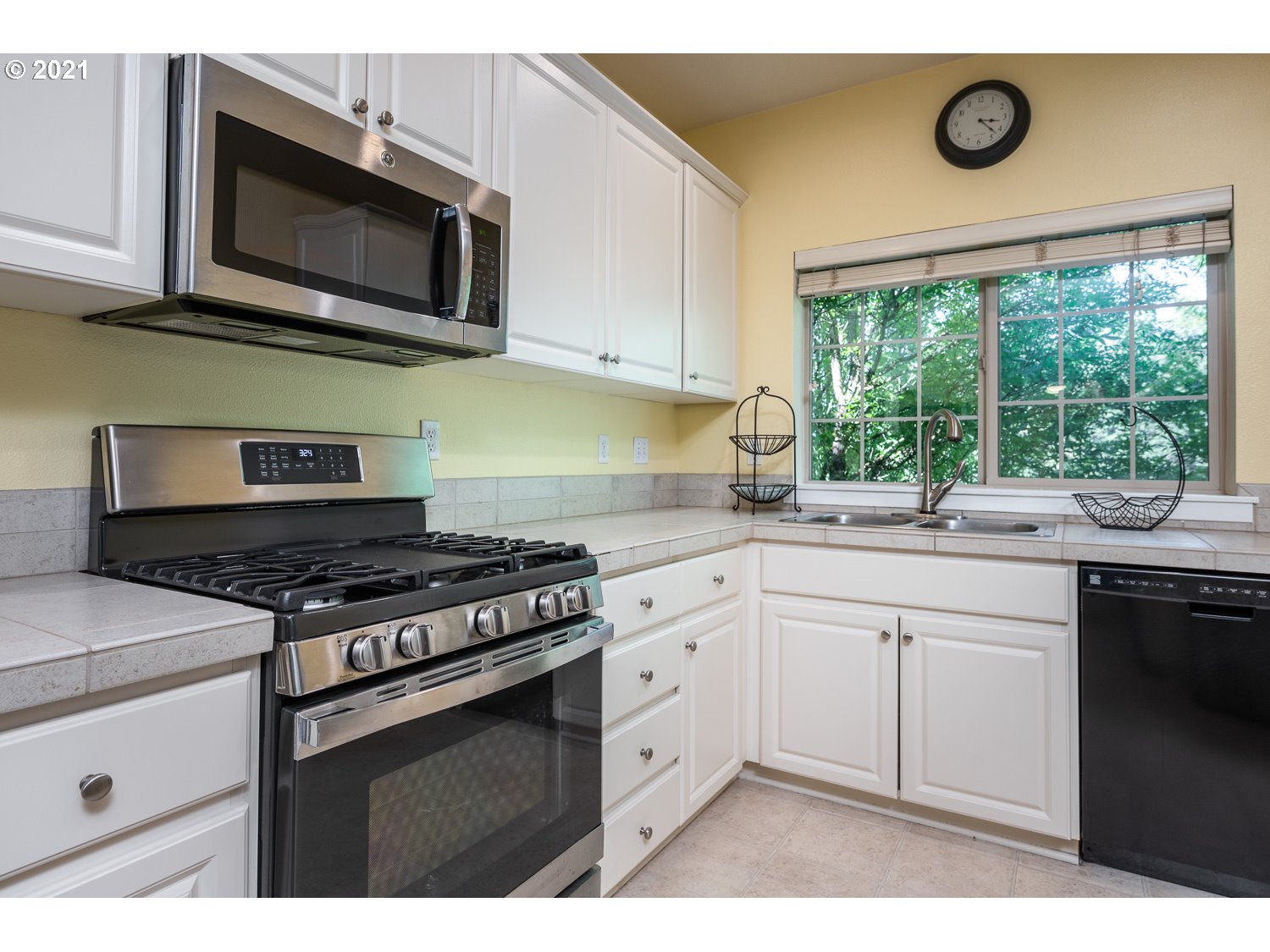 Photo #5: 21549244 Listing 