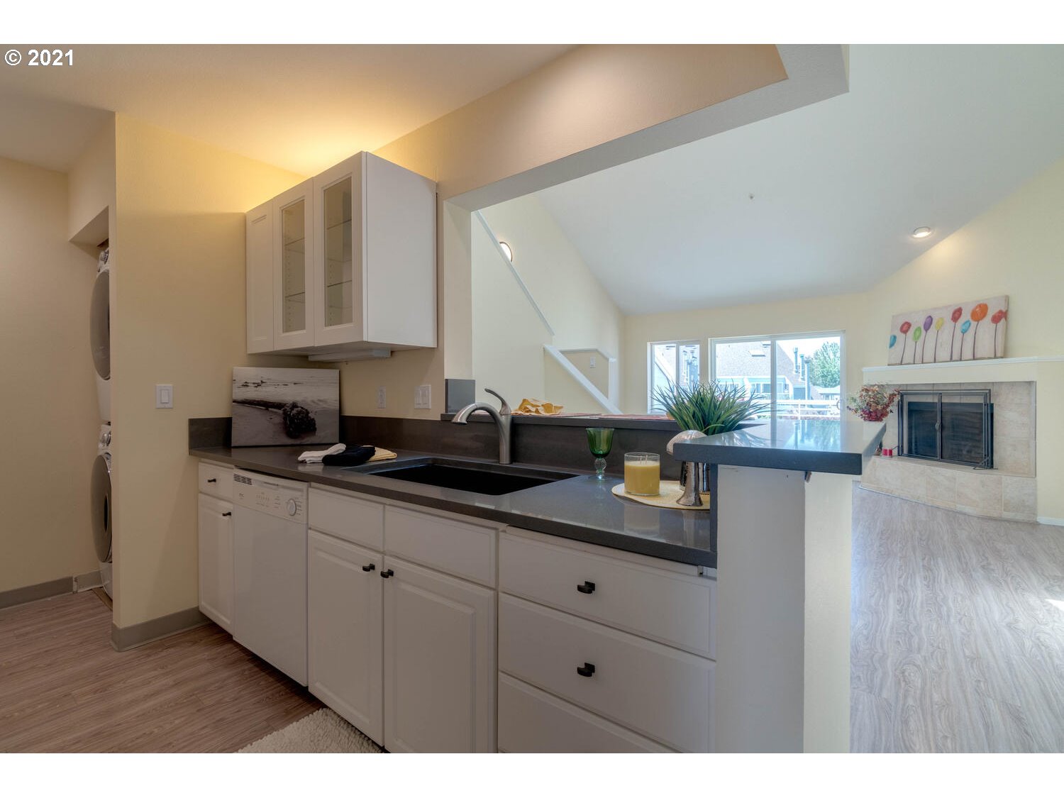 Photo #5: 21550698 Listing 