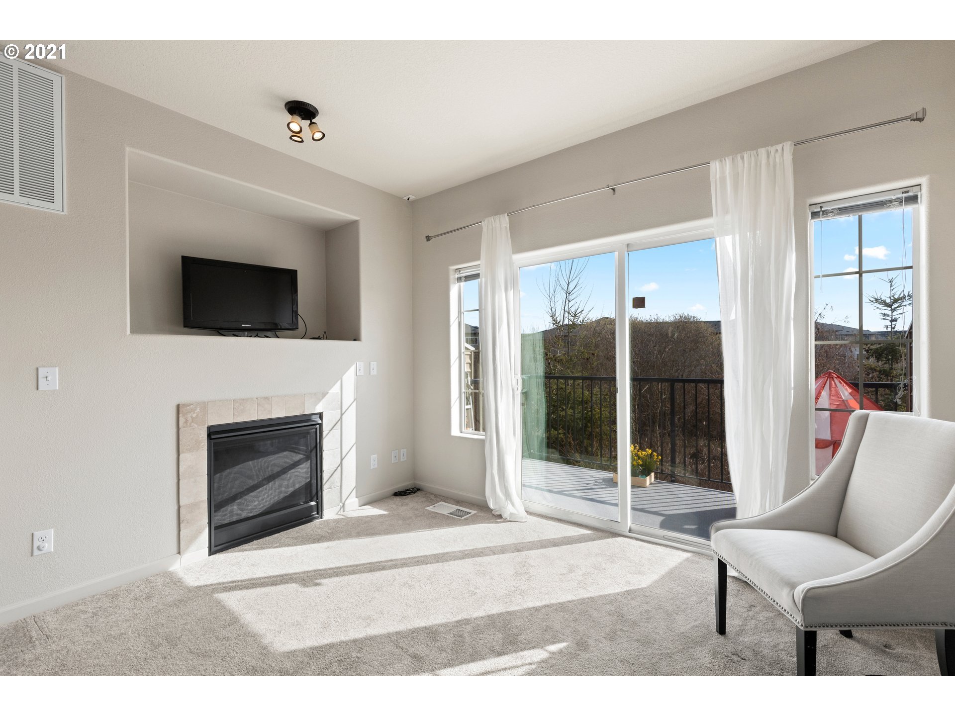 Photo #3: 21560062 Listing 