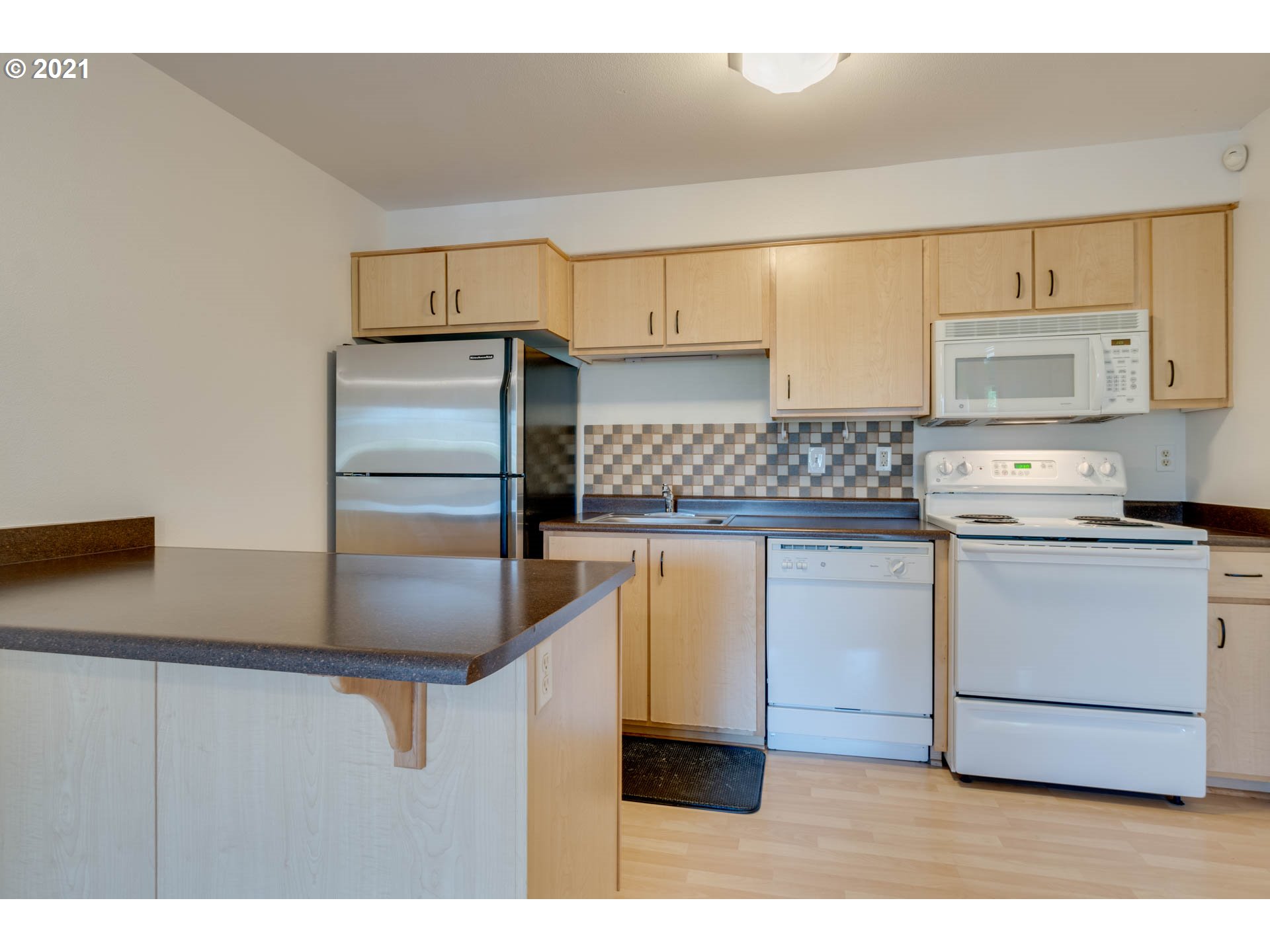 Photo #4: 21564972 Listing 