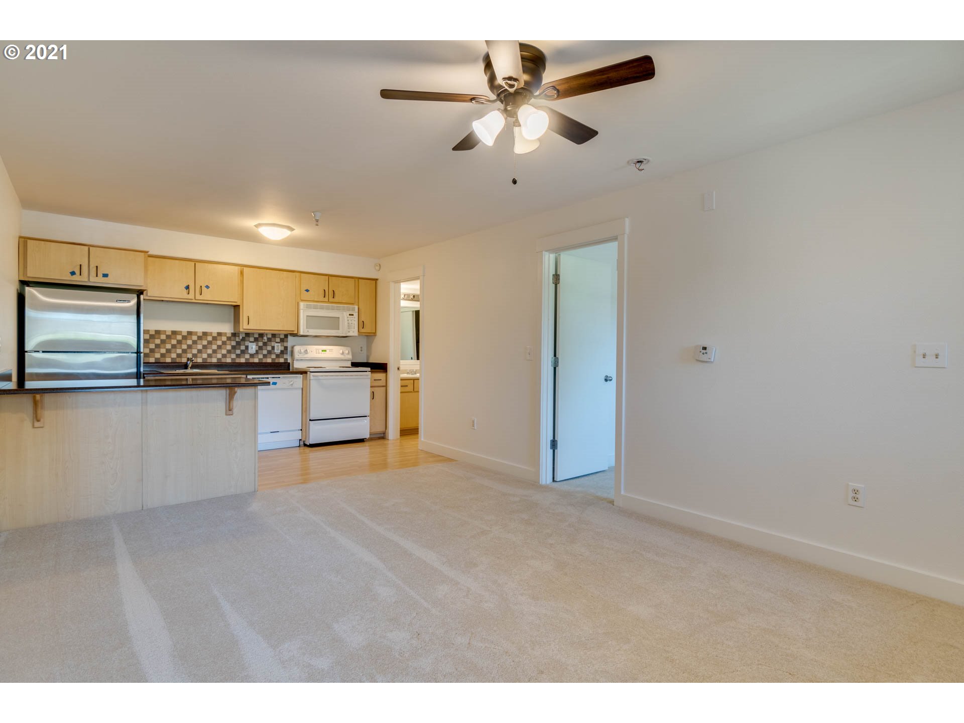 Photo #6: 21564972 Listing 
