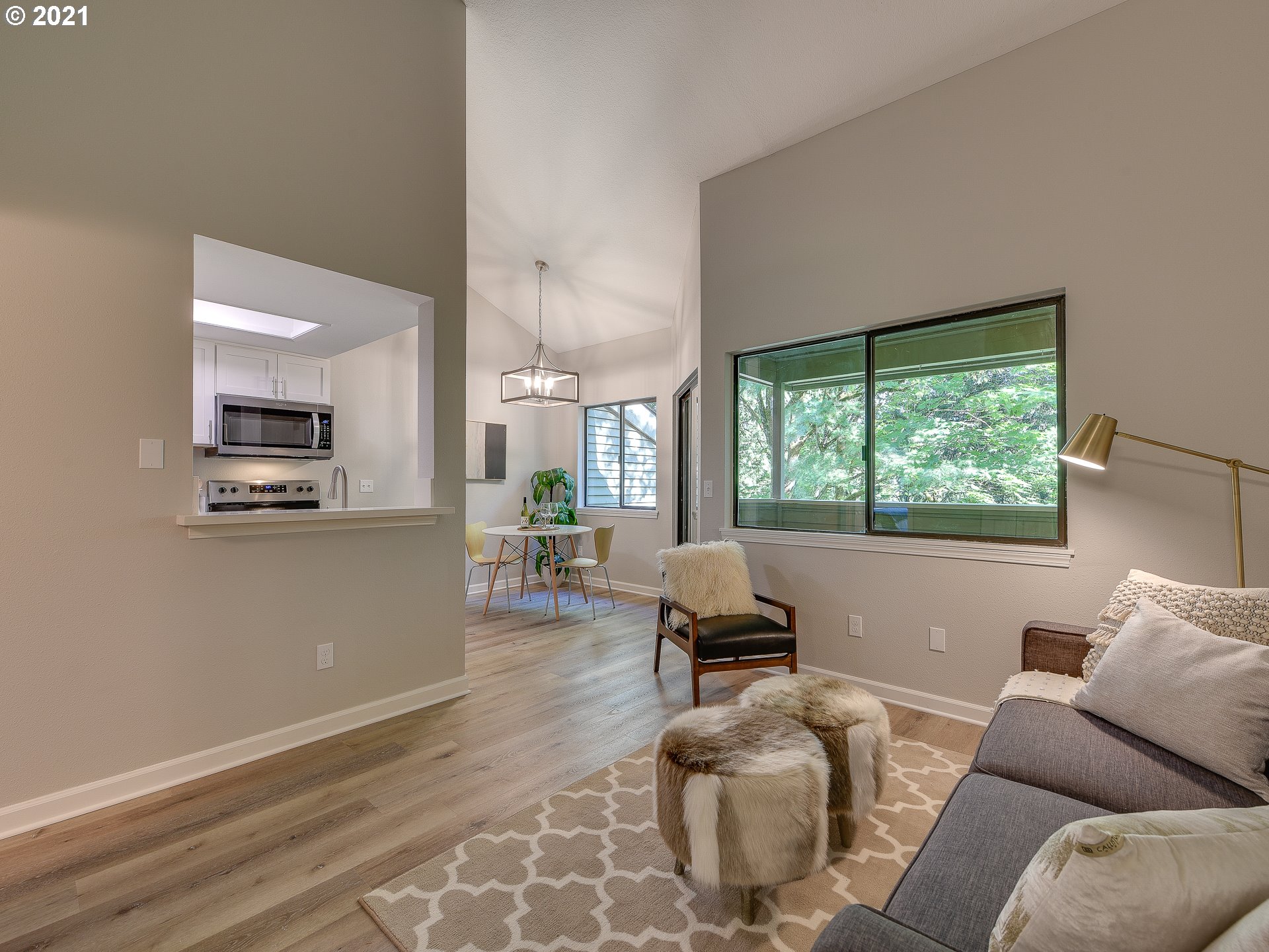 Photo #2: 21566206 Listing 