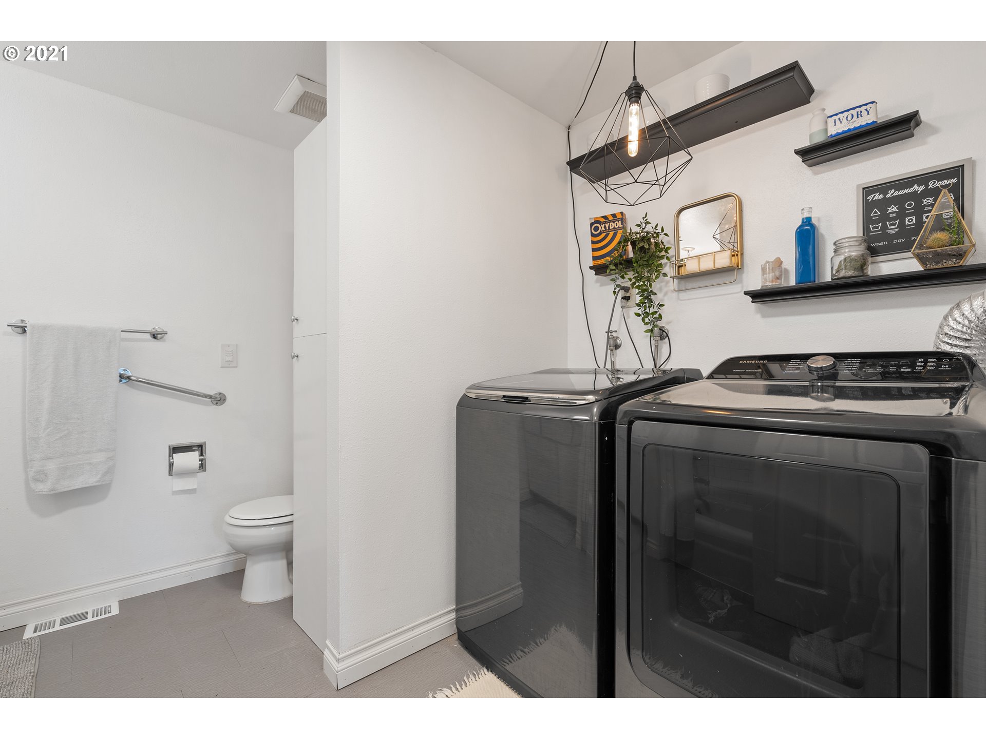 Photo #5: 21567198 Listing 