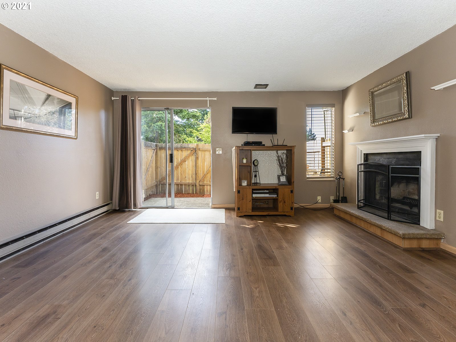 Photo #5: 21567520 Listing 