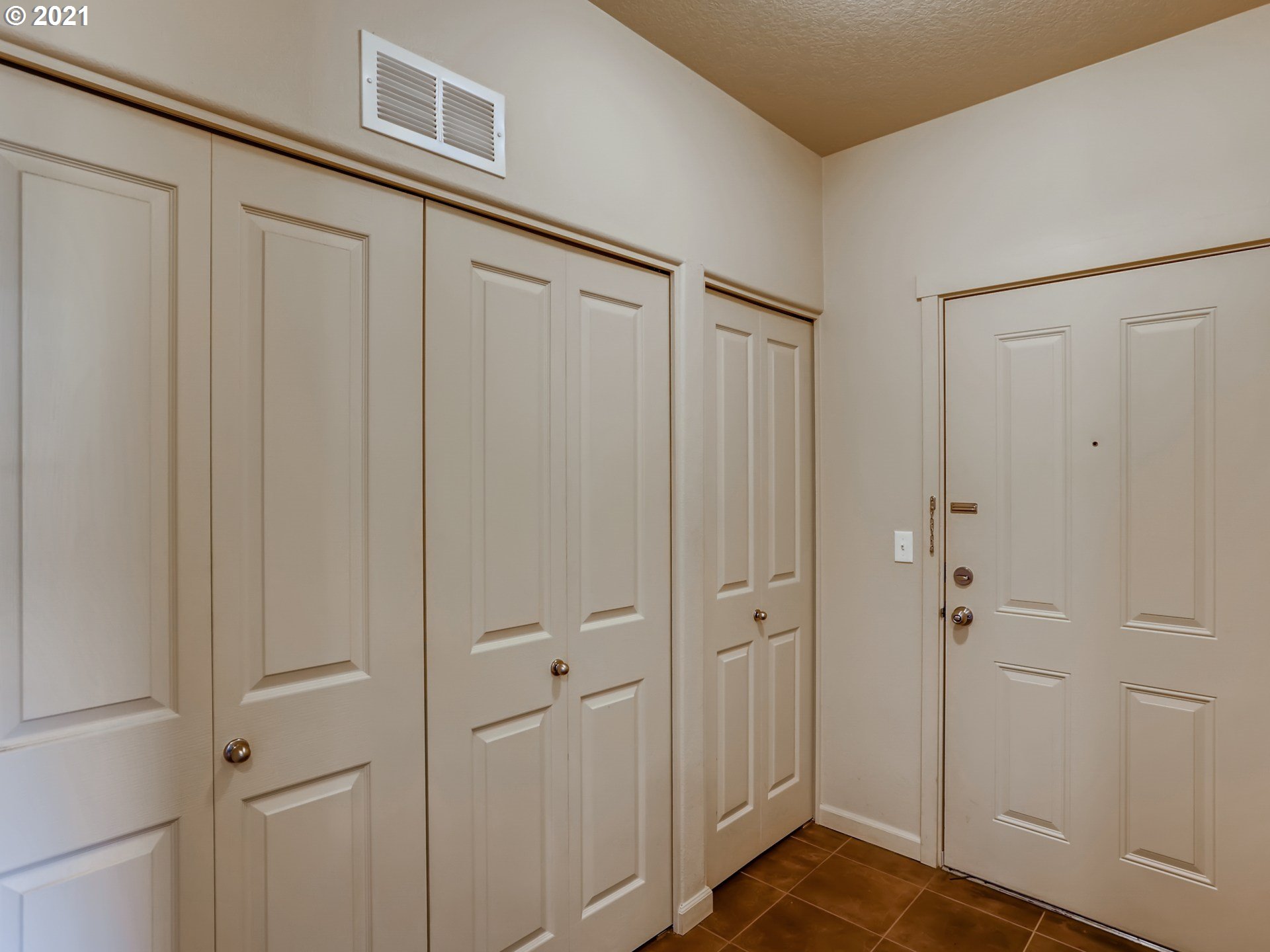 Photo #4: 21568426 Listing 