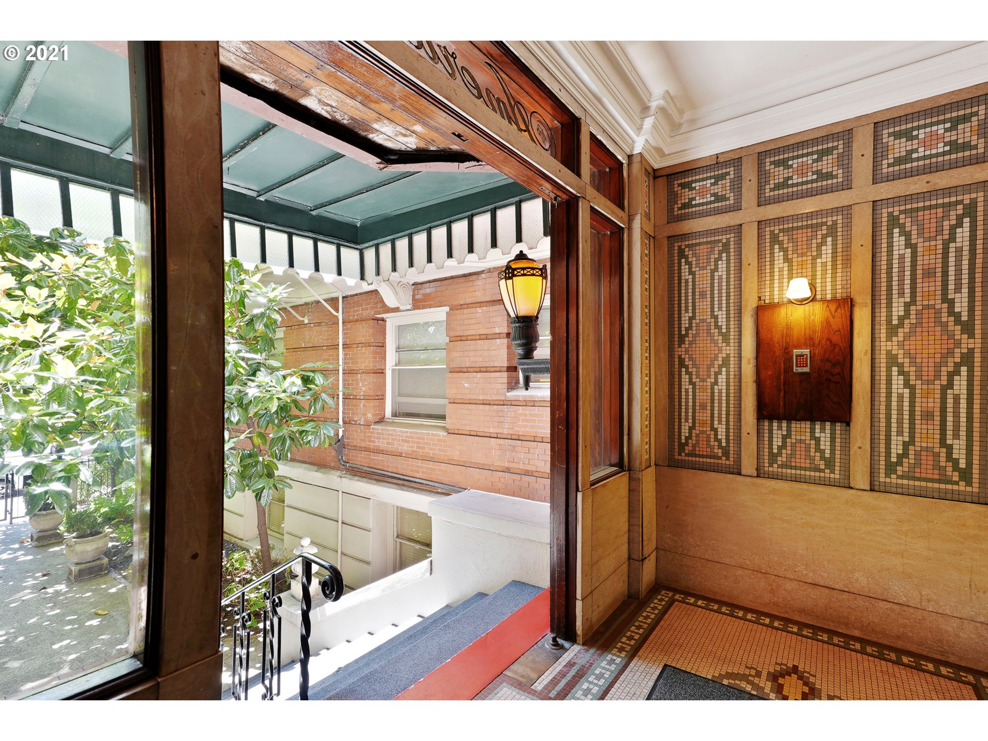 Photo #5: 21576157 Listing 