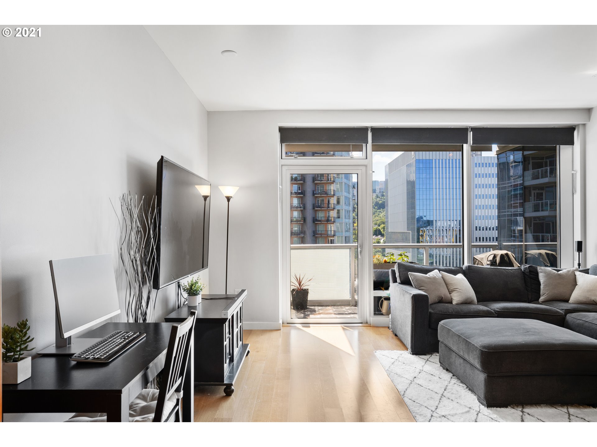 Photo #6: 21576604 Listing 