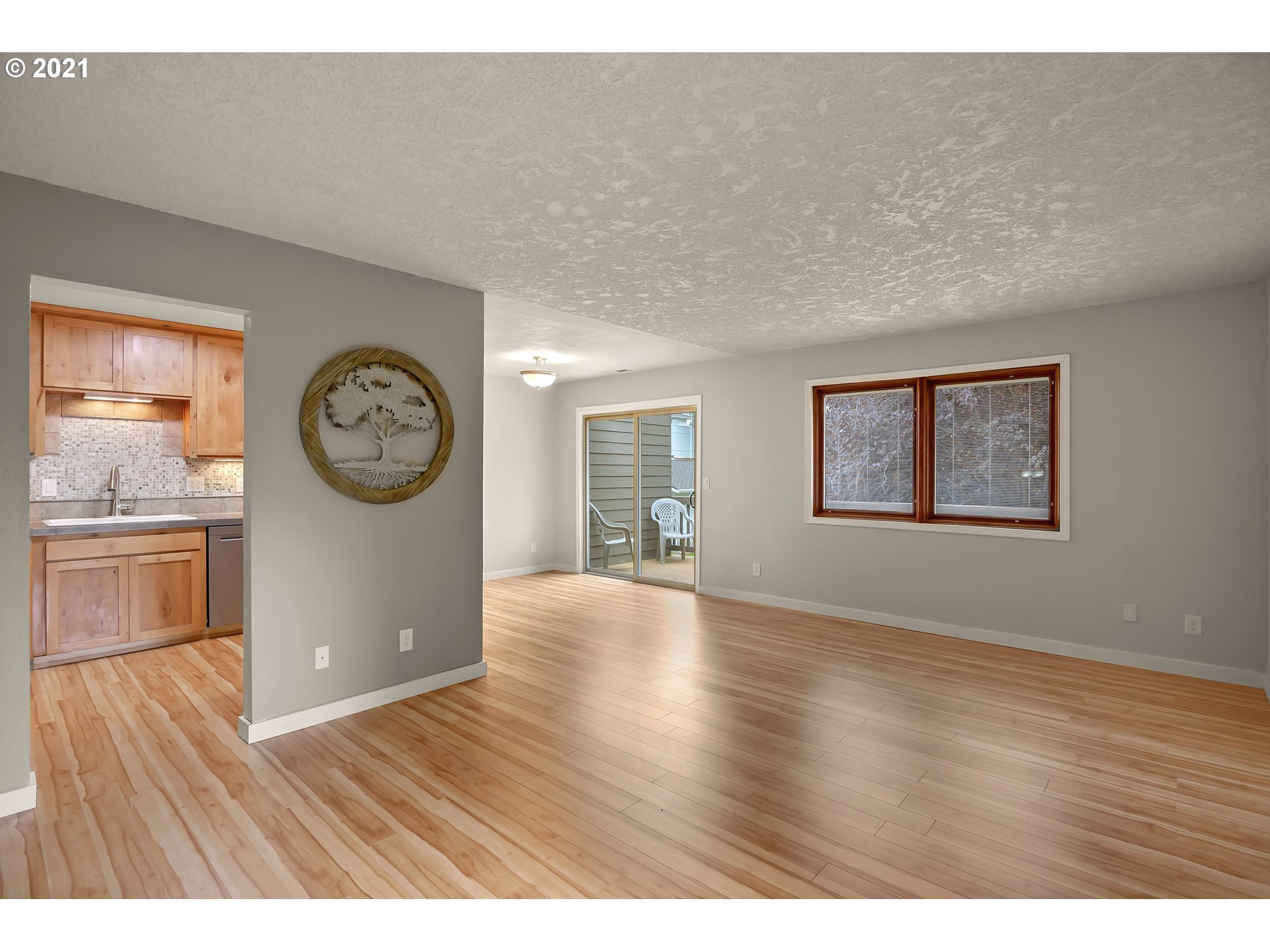 Photo #6: 21577241 Listing 