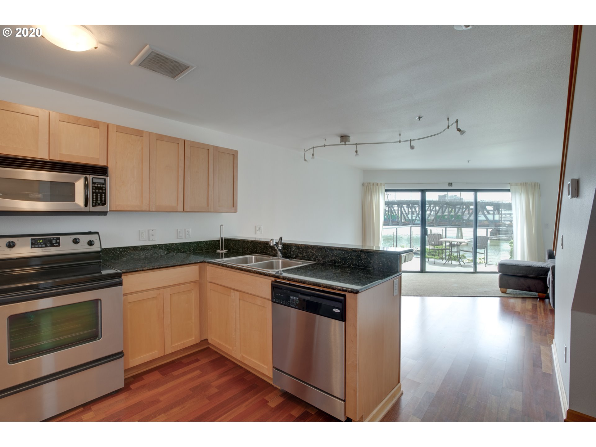 Photo #6: 21578803 Listing 