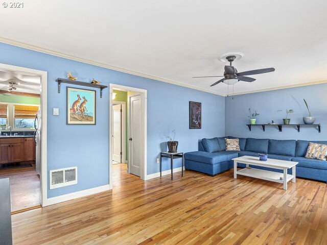 Photo #4: 21582416 Listing 
