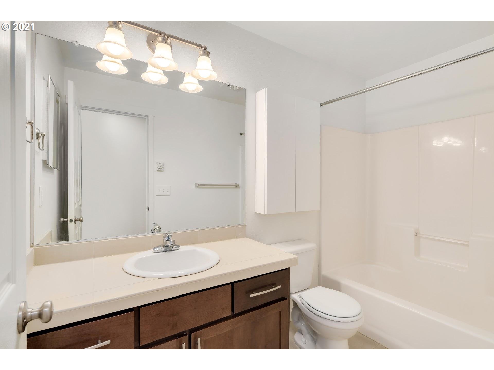 Photo #4: 21582632 Listing 