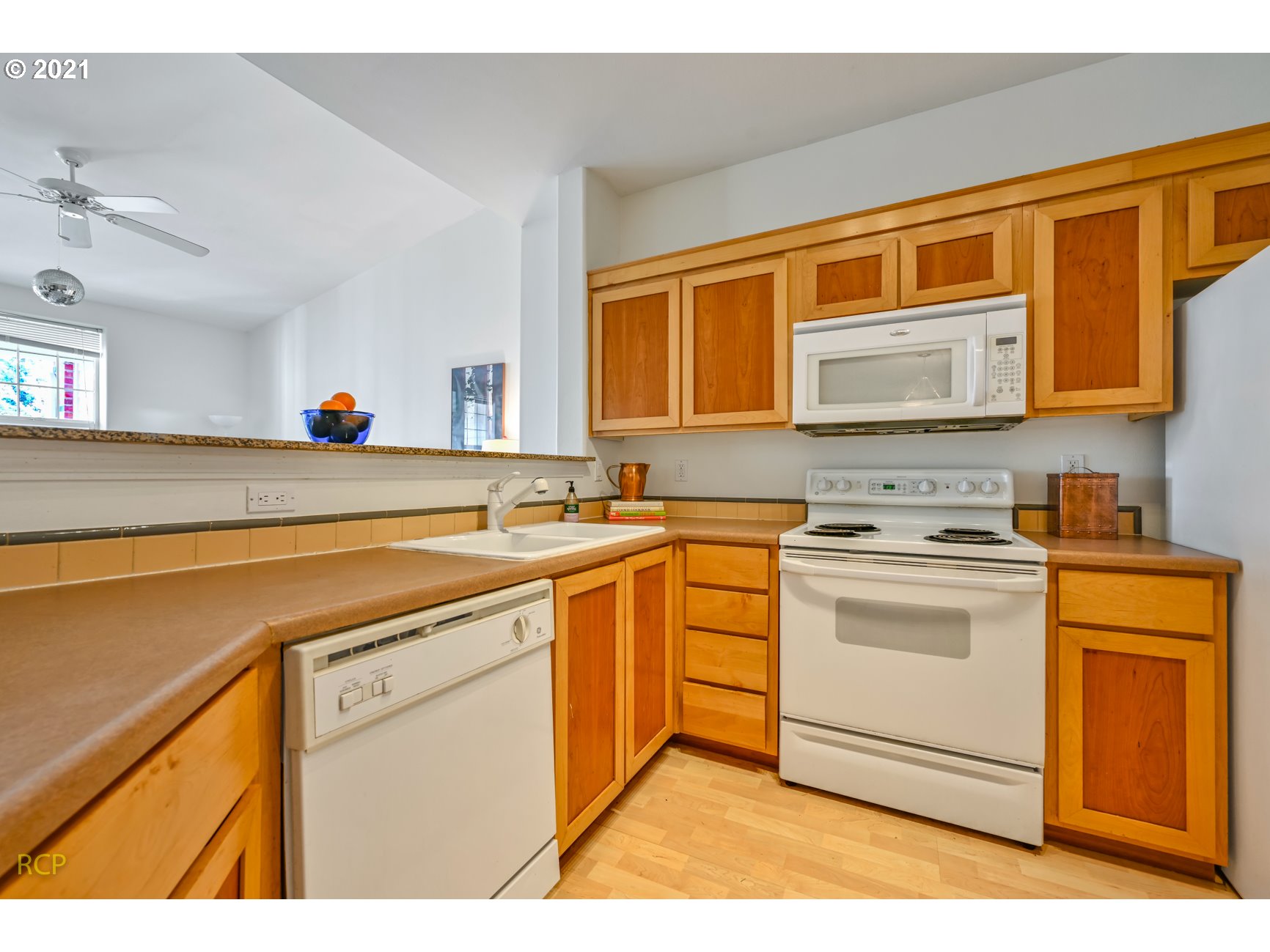 Photo #2: 21582975 Listing 