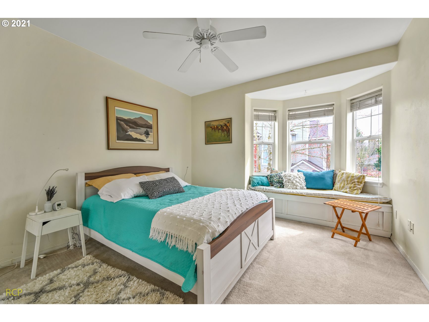MLS: 21582975 Condo For Sale