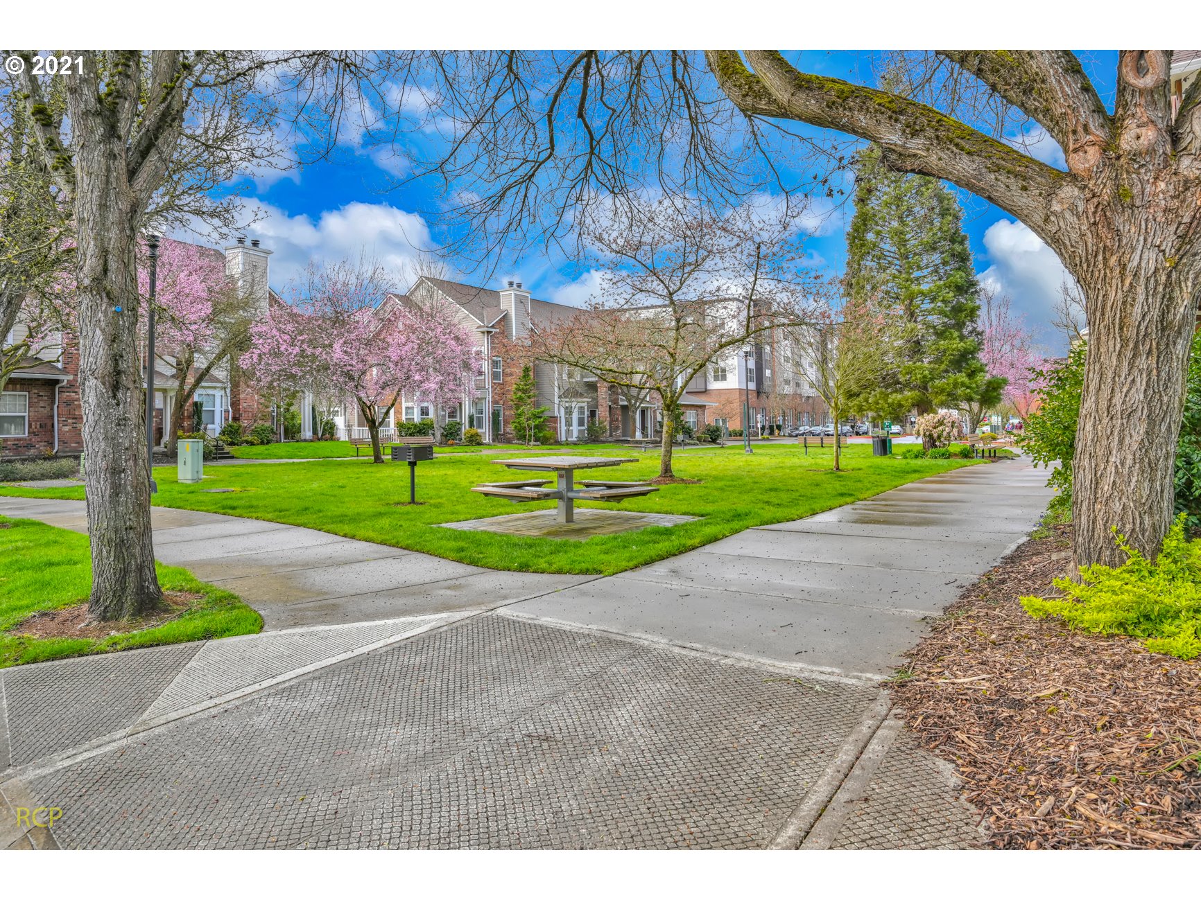 Photo #4: 21582975 Listing 