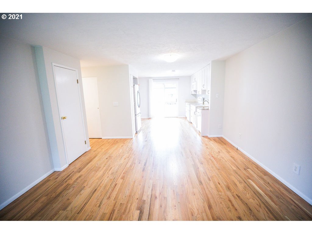 Photo #5: 21584974 Listing 