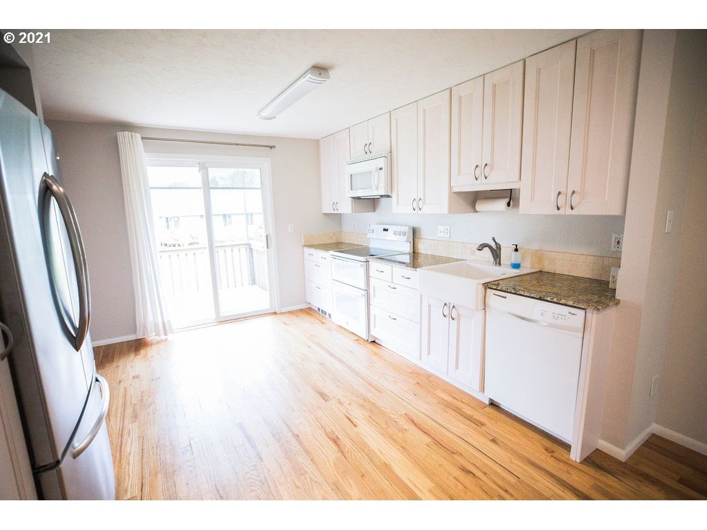 Photo #2: 21584974 Listing 