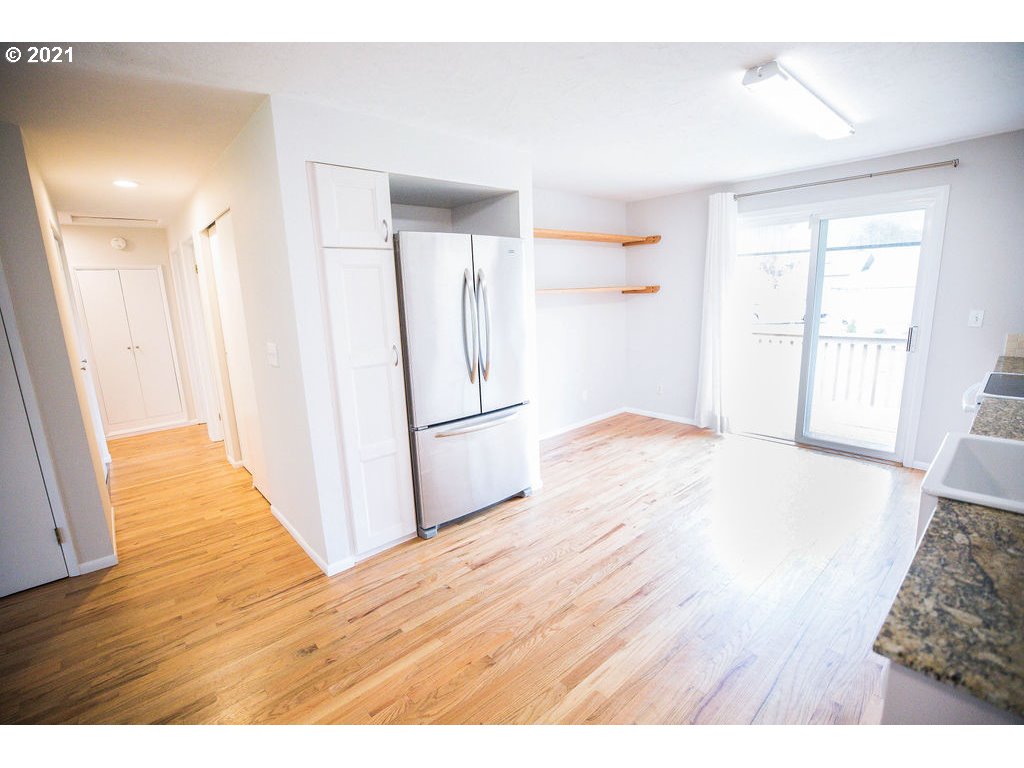 Photo #4: 21584974 Listing 