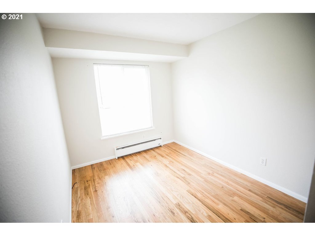 Photo #6: 21584974 Listing 