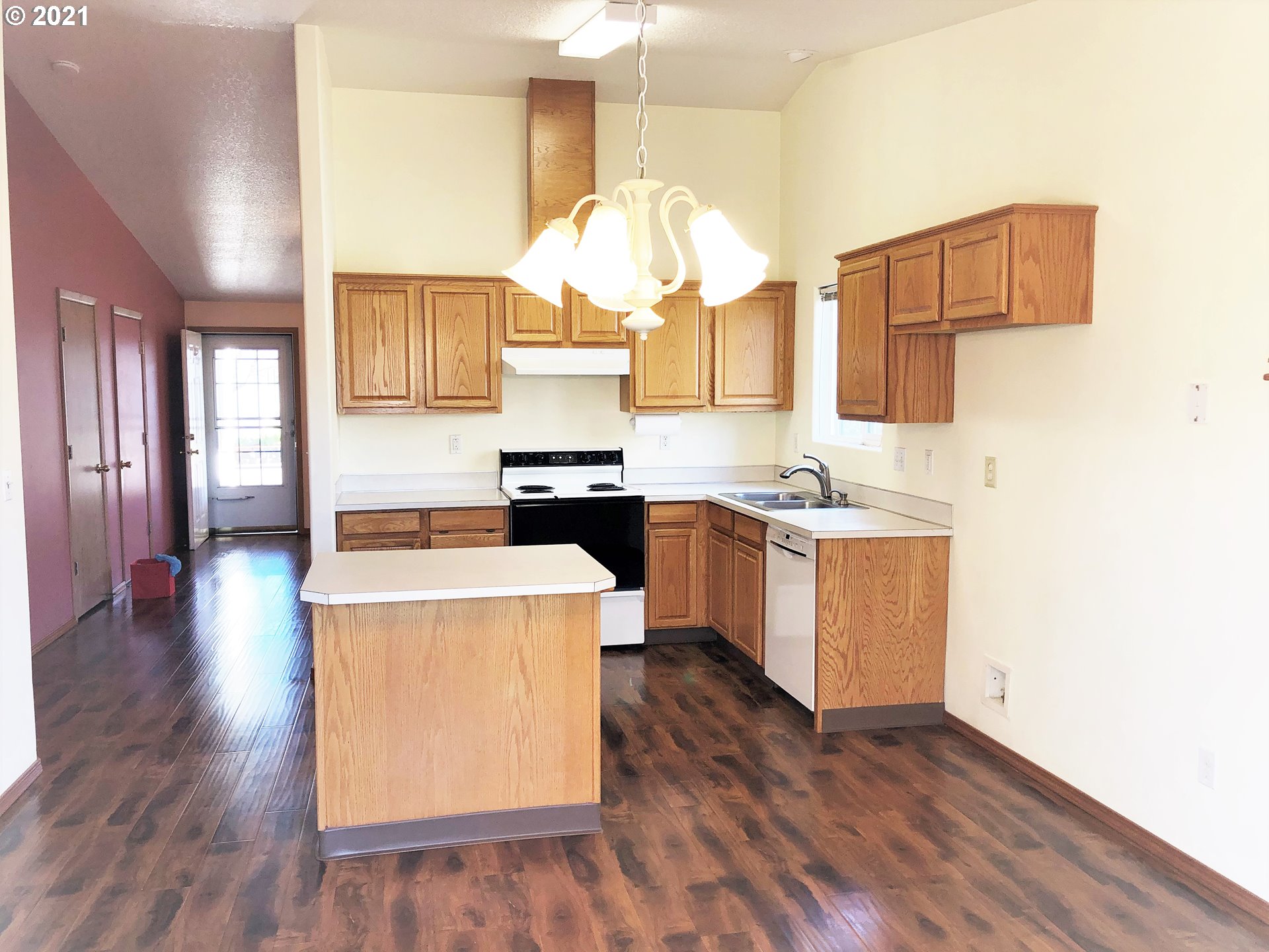 Photo #4: 21585376 Listing 