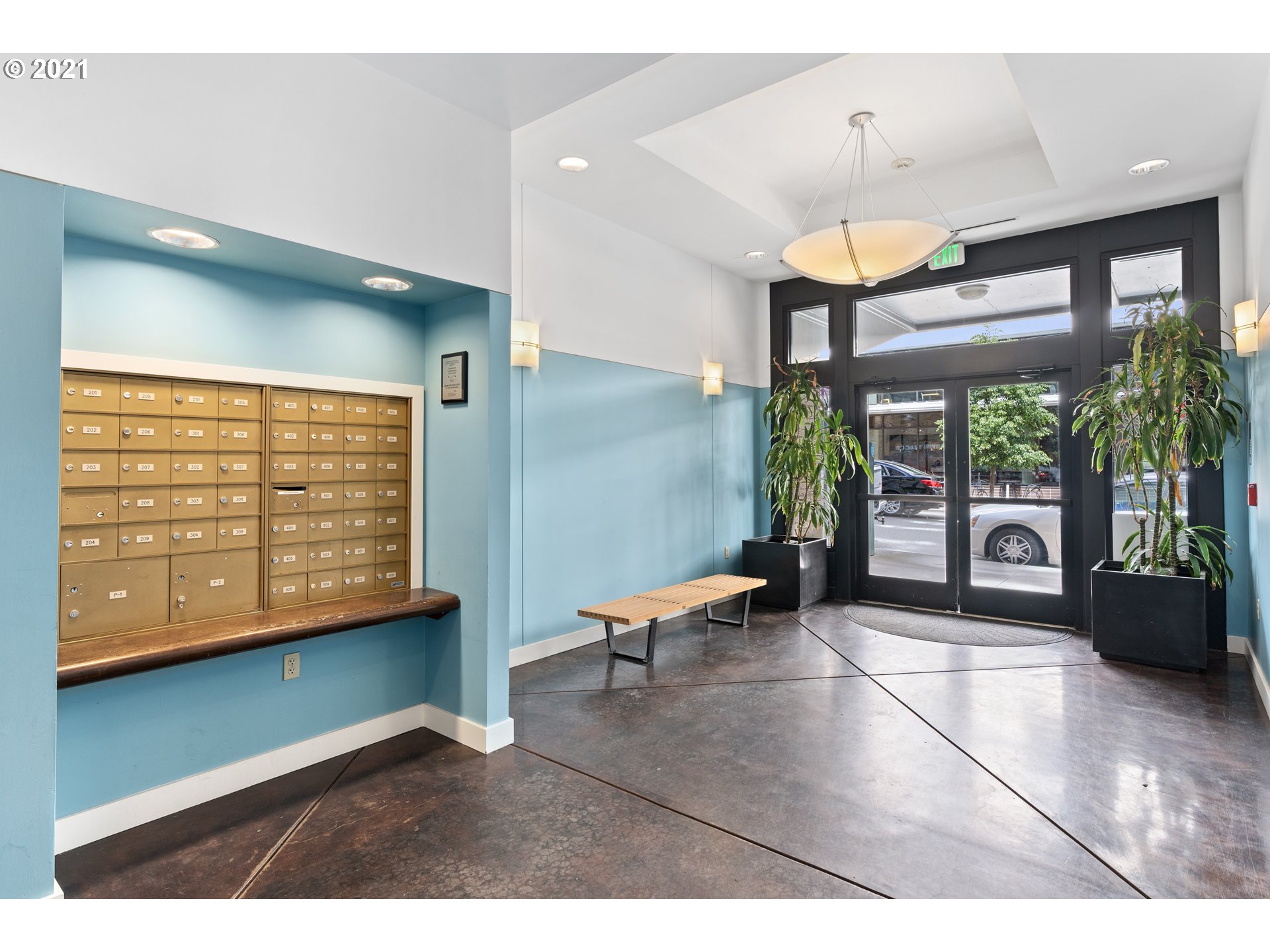 Photo #2: 21585995 Listing 