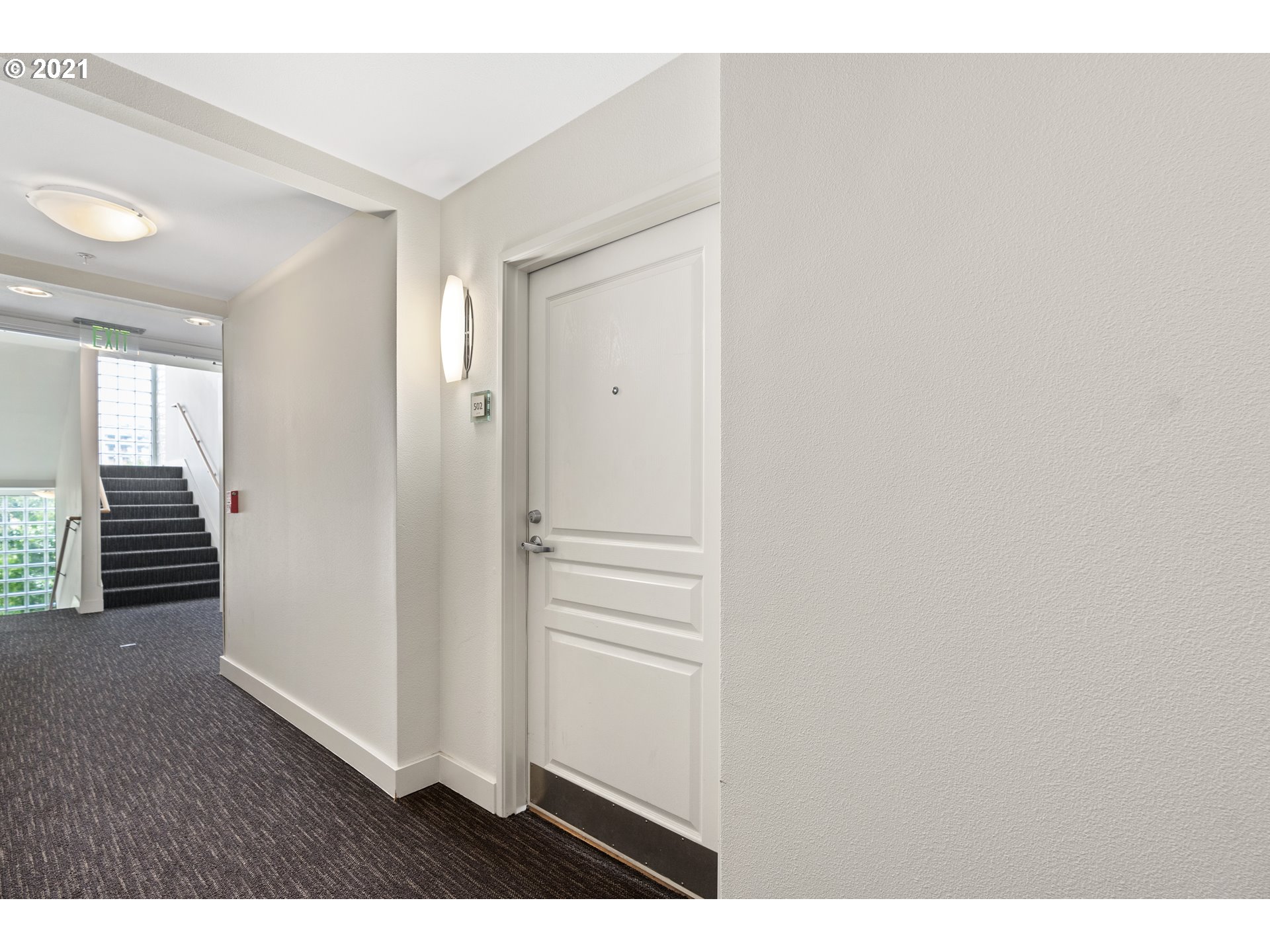 Photo #4: 21585995 Listing 
