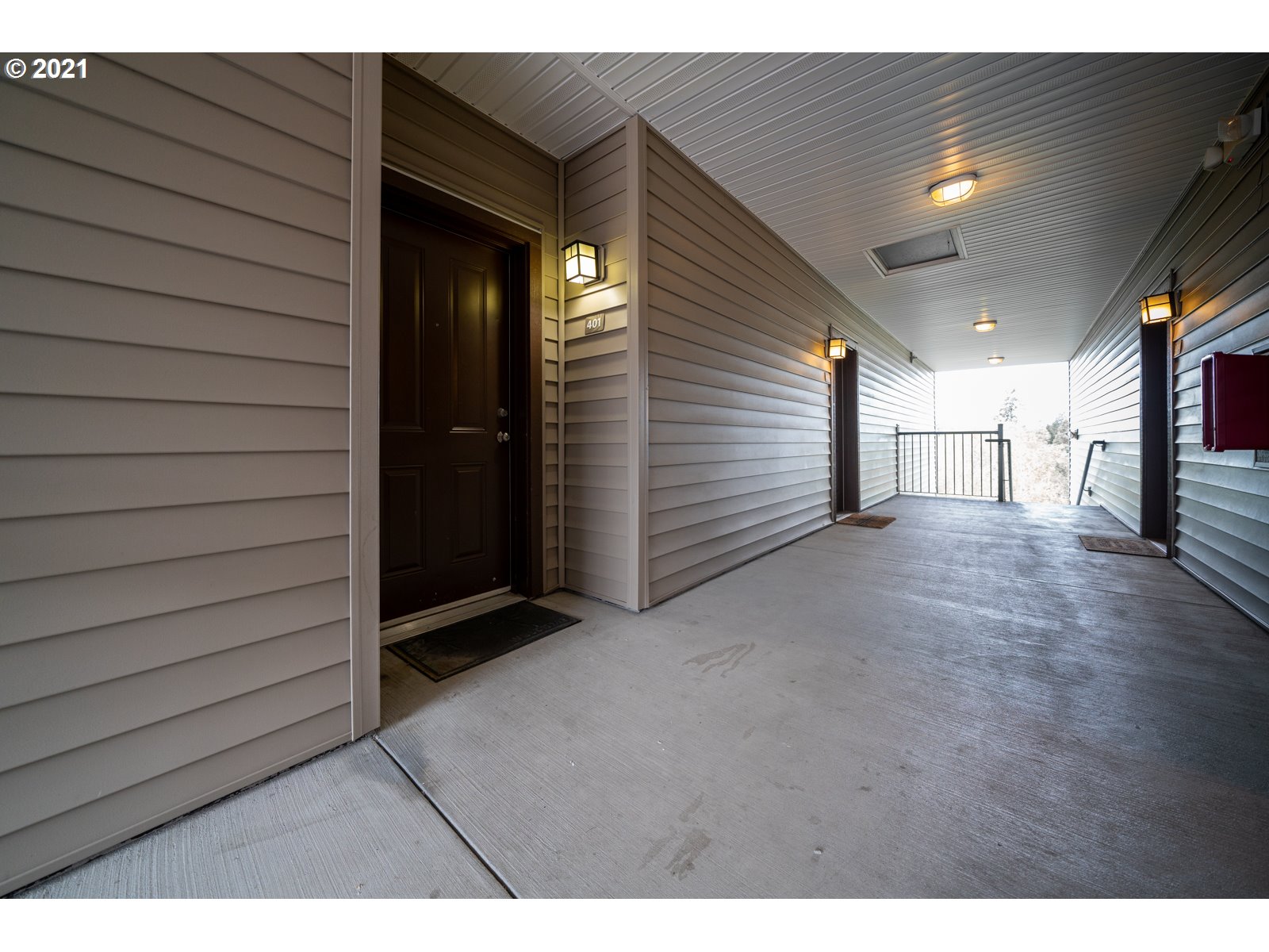 Photo #5: 21589576 Listing 