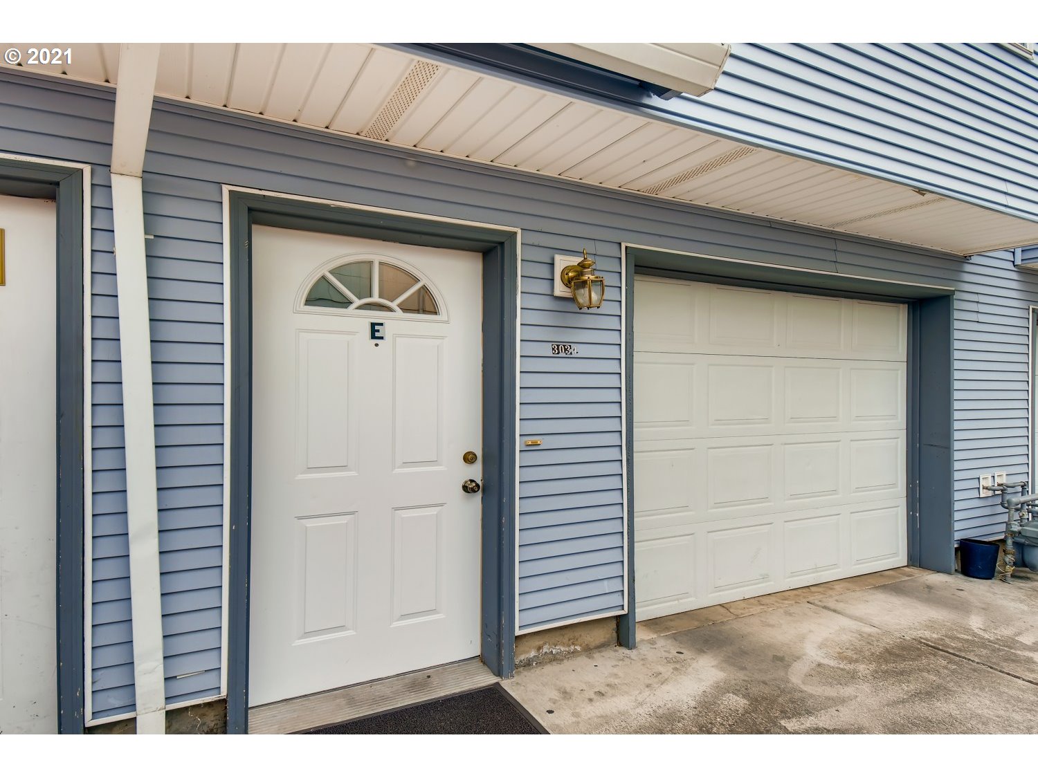 Photo #2: 21590015 Listing 