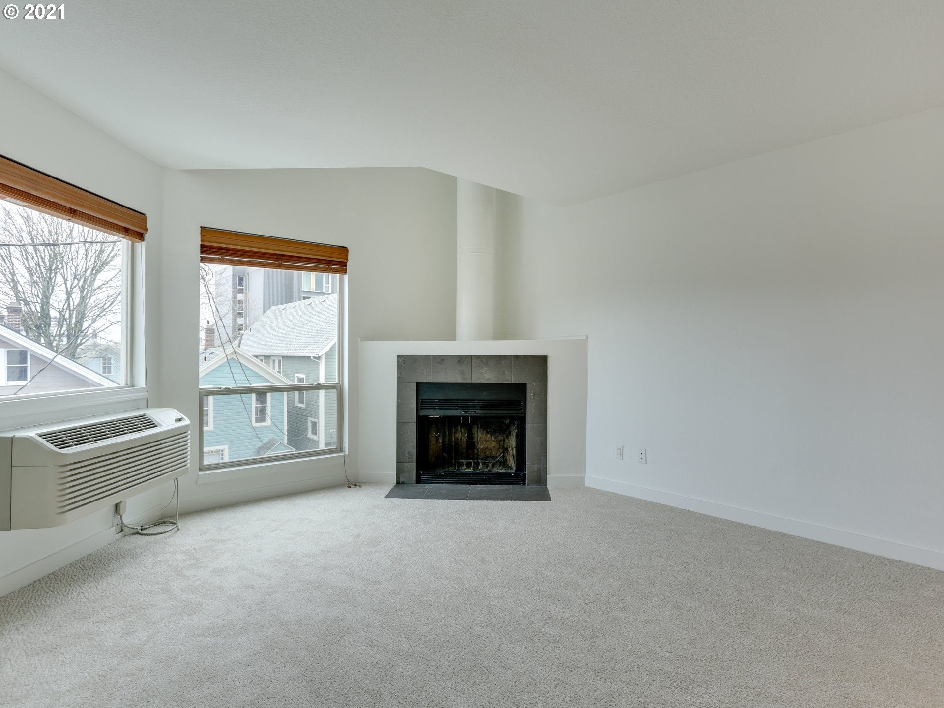 Photo #6: 21590733 Listing 