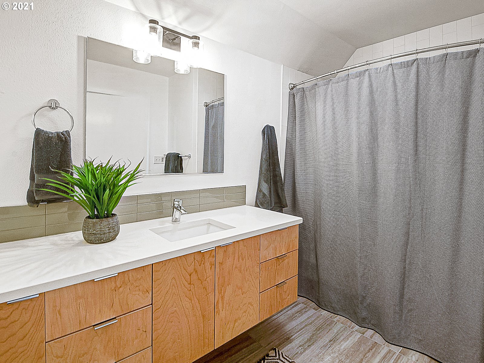 Photo #4: 21594555 Listing 