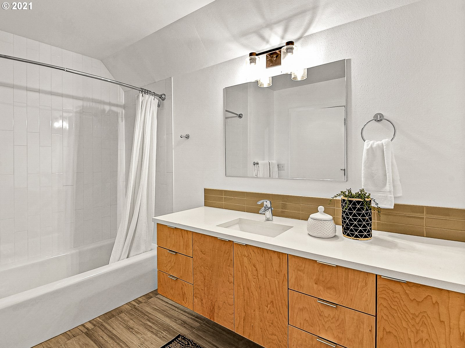 Photo #6: 21594555 Listing 