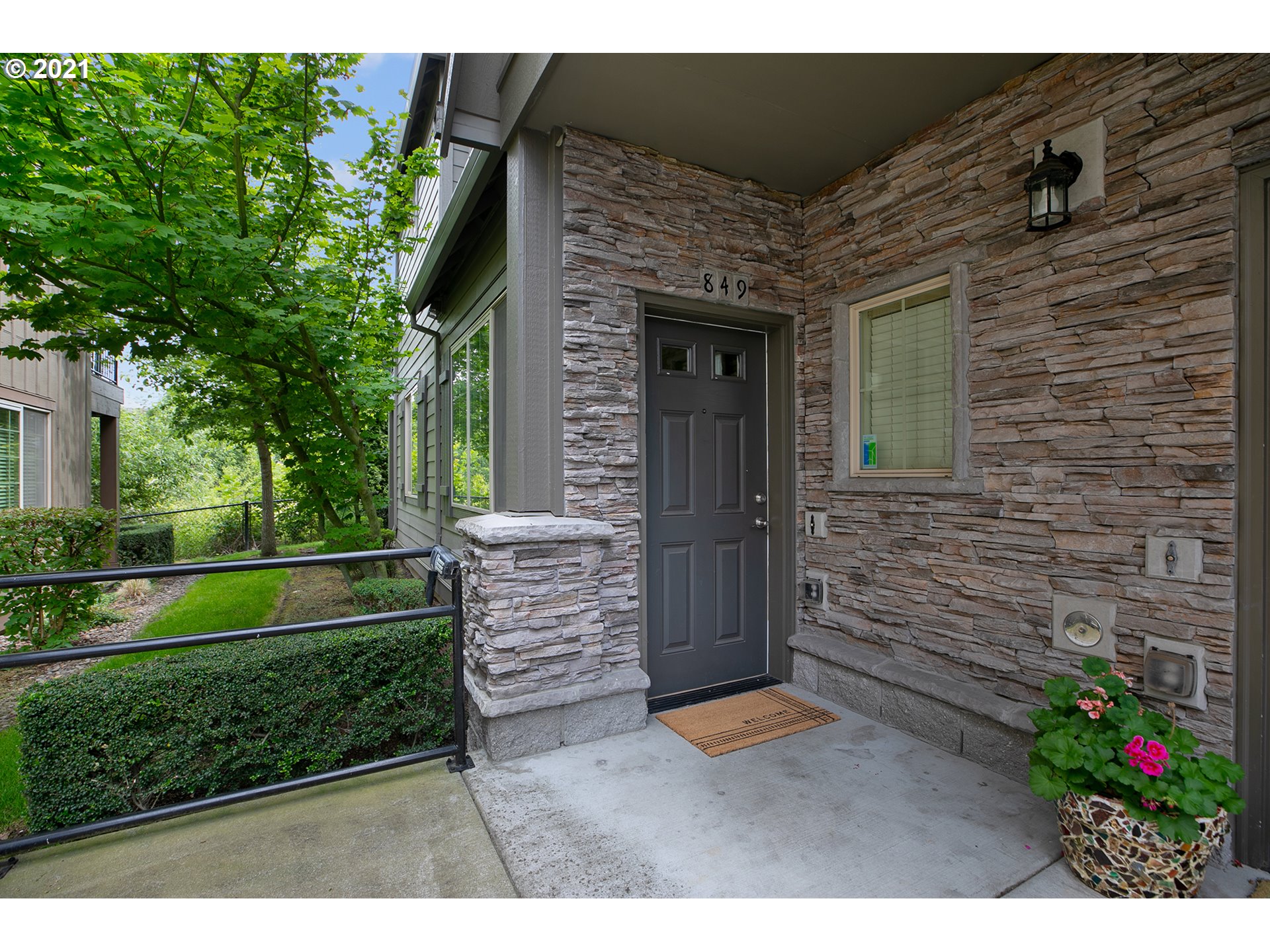 Photo #3: 21596018 Listing 