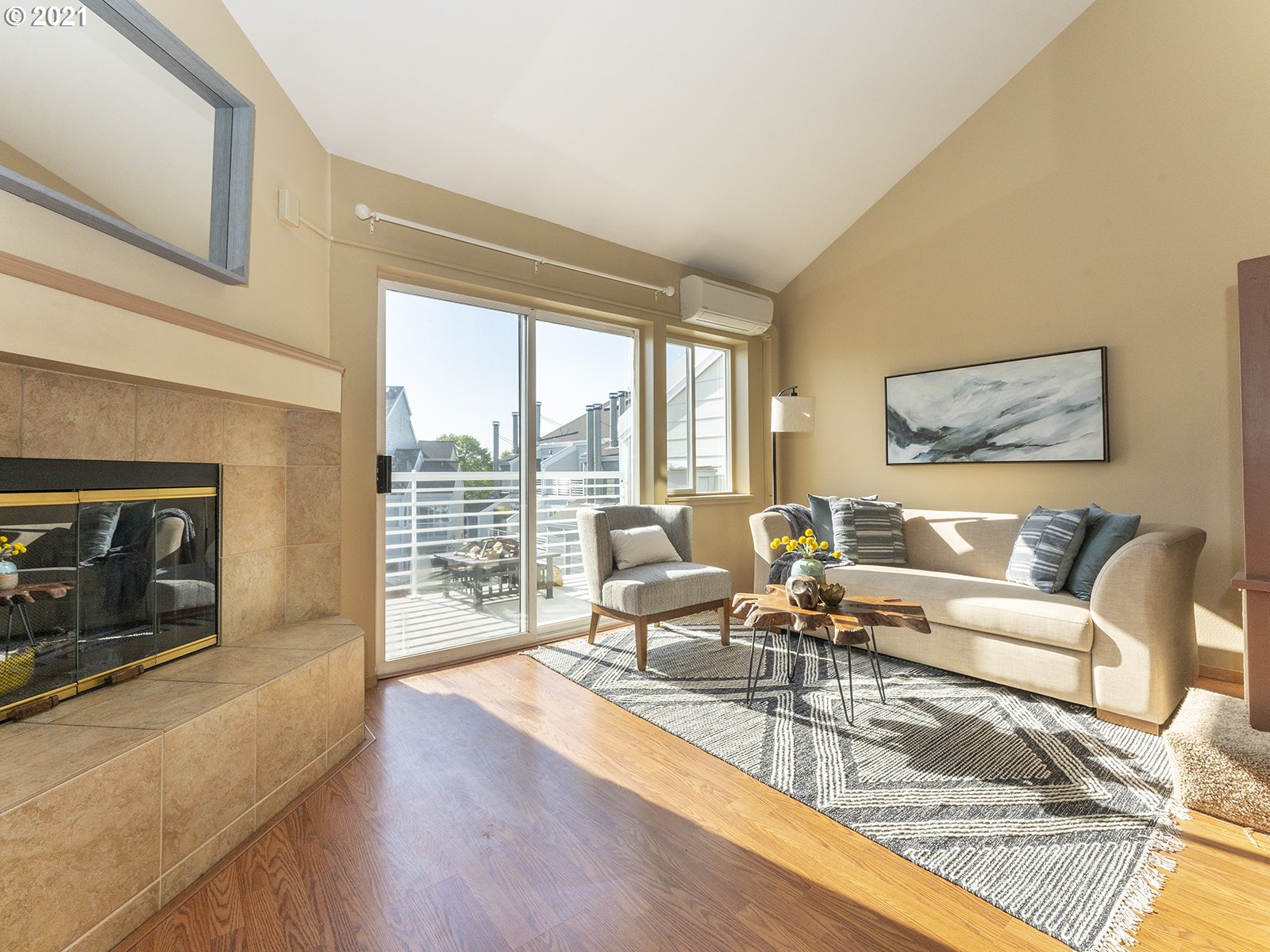 Photo #5: 21596264 Listing 