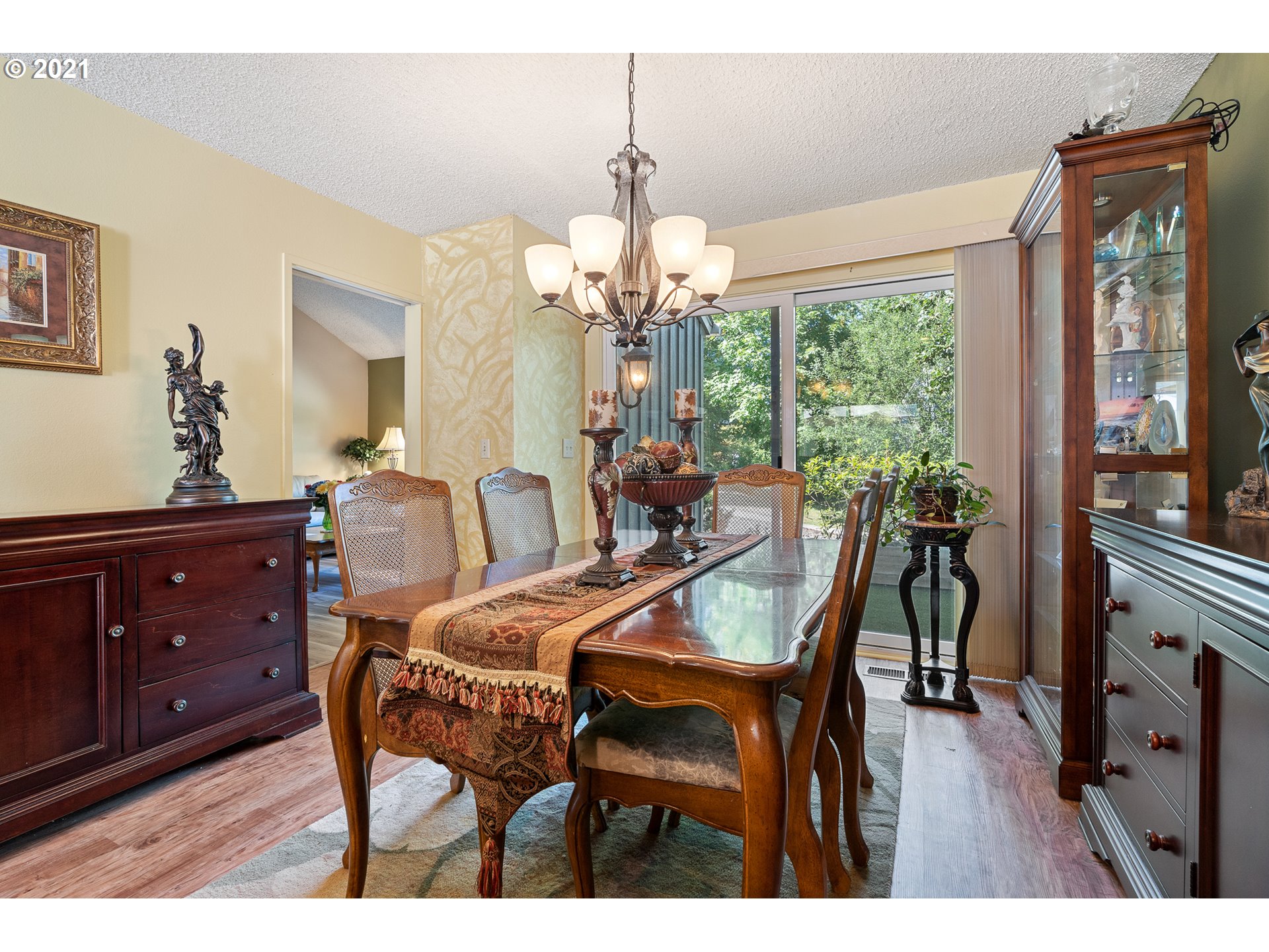 Photo #6: 21597102 Listing 