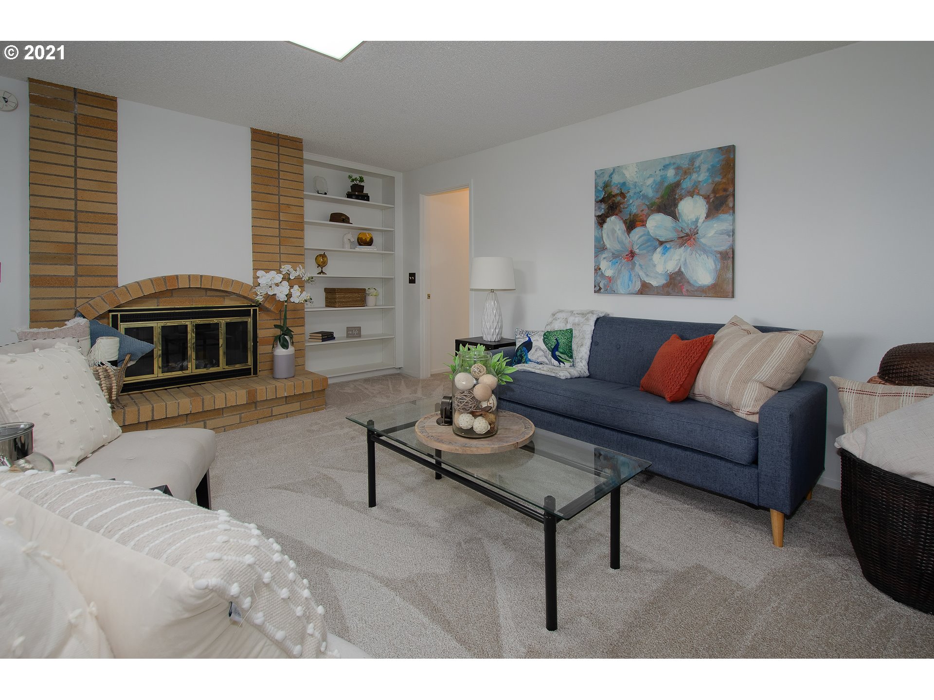 Photo #4: 21599063 Listing 