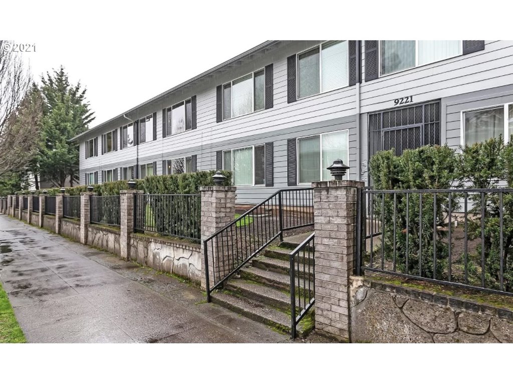 Photo #3: 21599129 Listing 