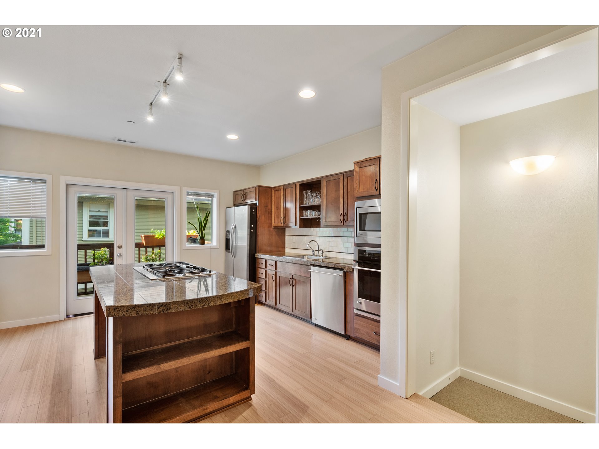 Photo #4: 21600919 Listing 
