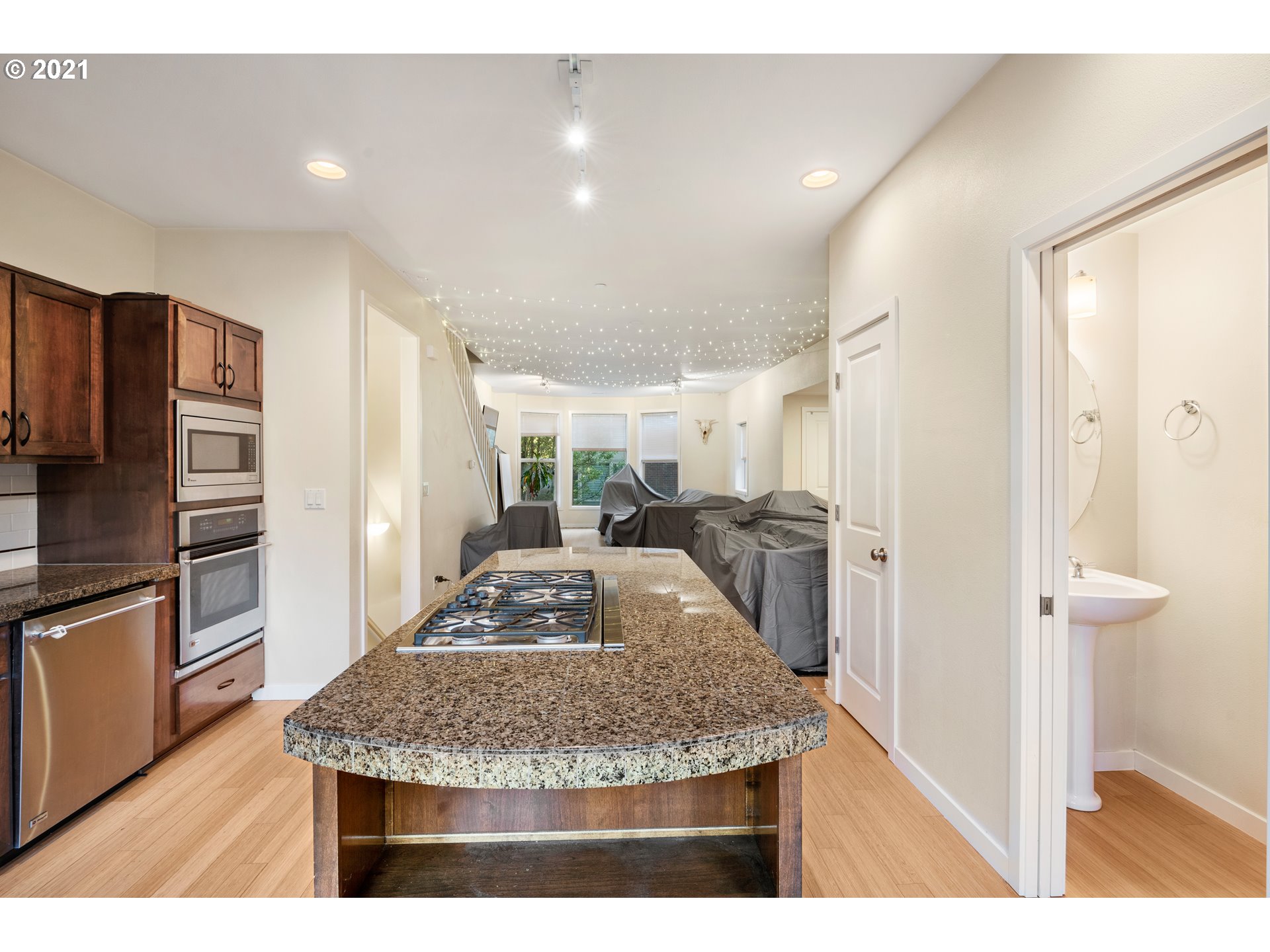 Photo #6: 21600919 Listing 