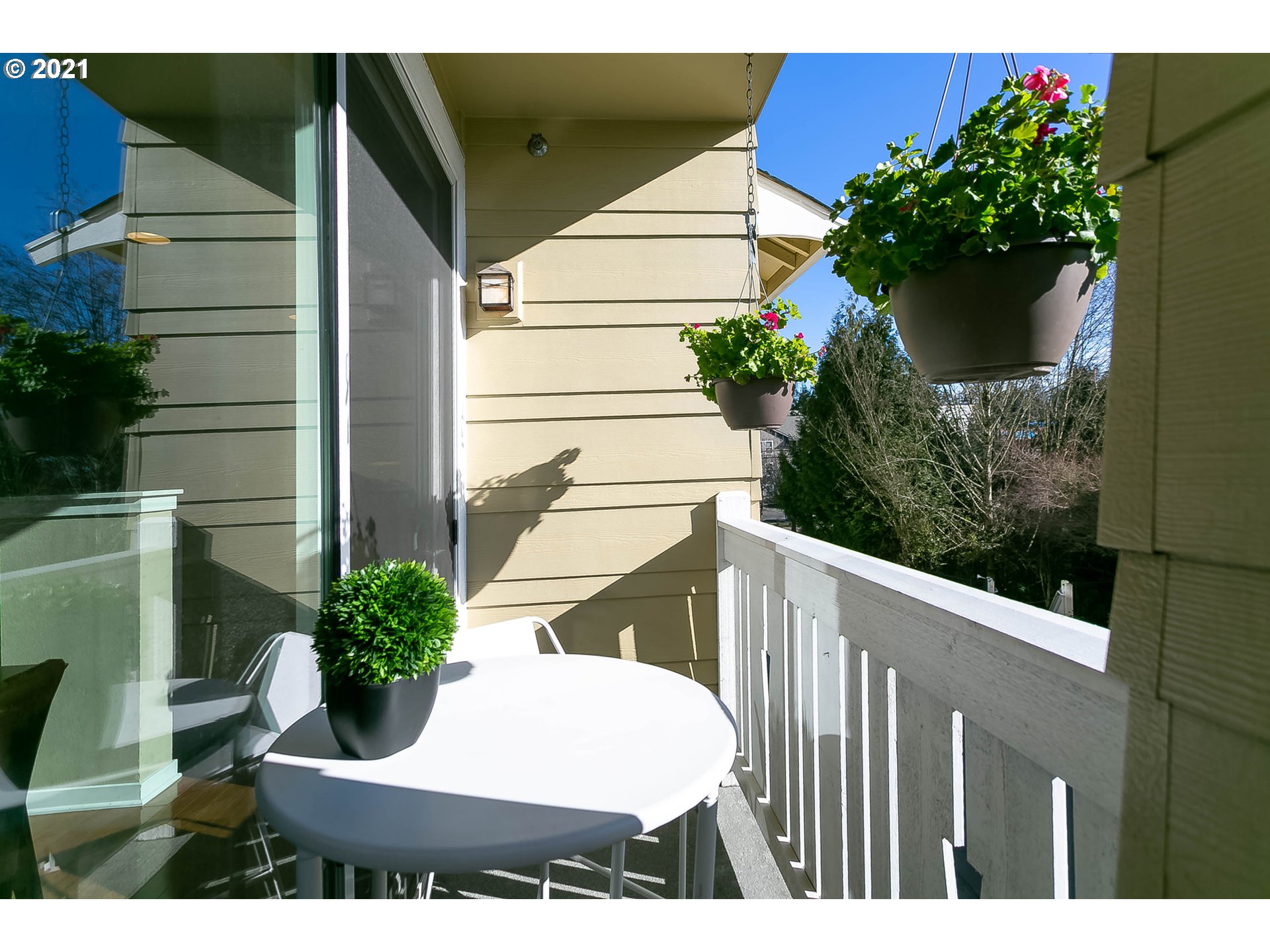 Photo #2: 21601165 Listing 