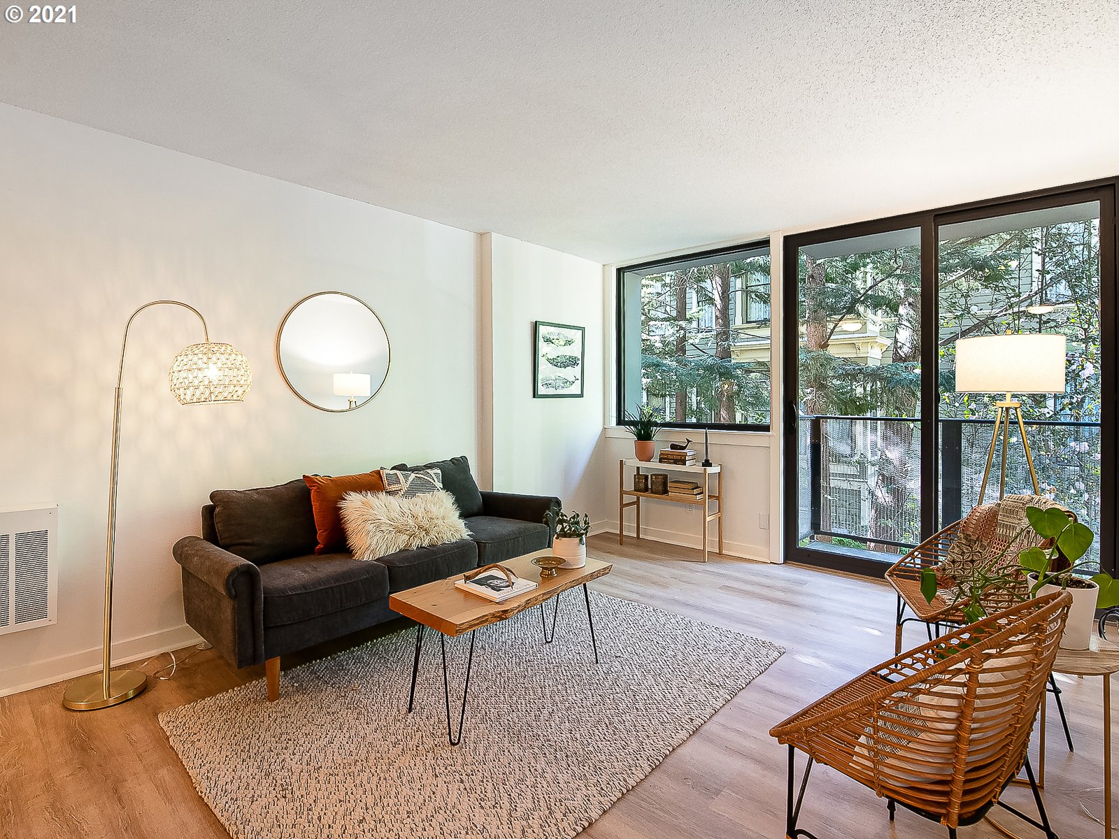Photo #2: 21601388 Listing 