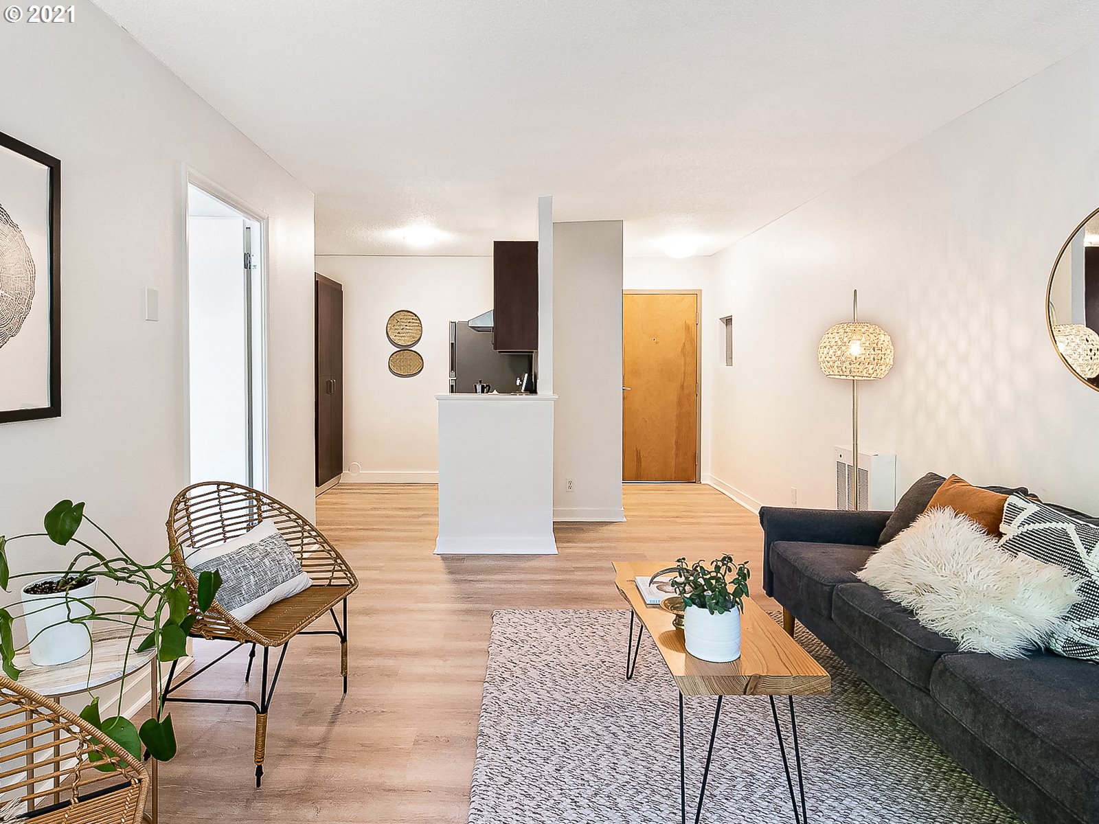 Photo #4: 21601388 Listing 