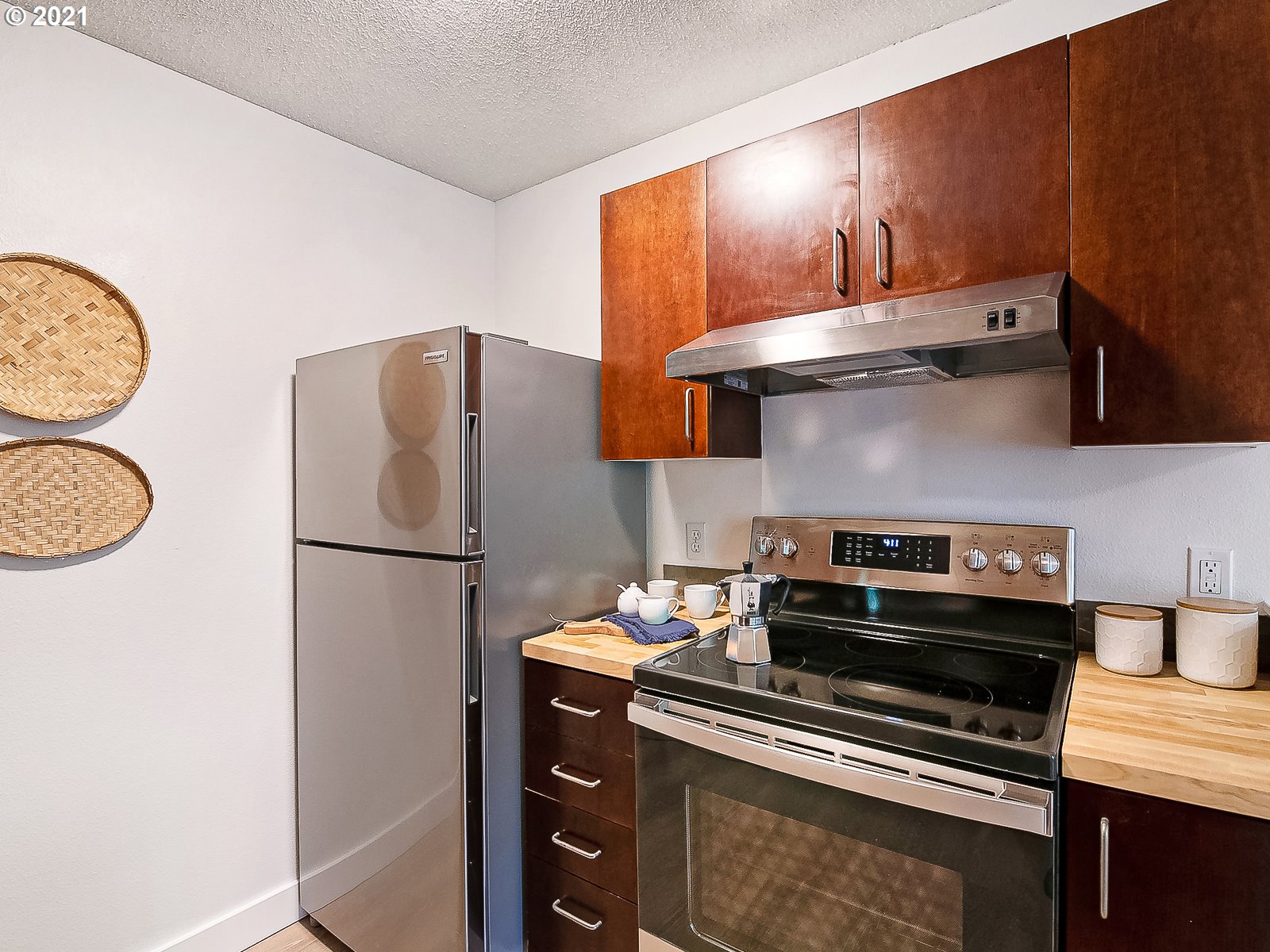 Photo #6: 21601388 Listing 