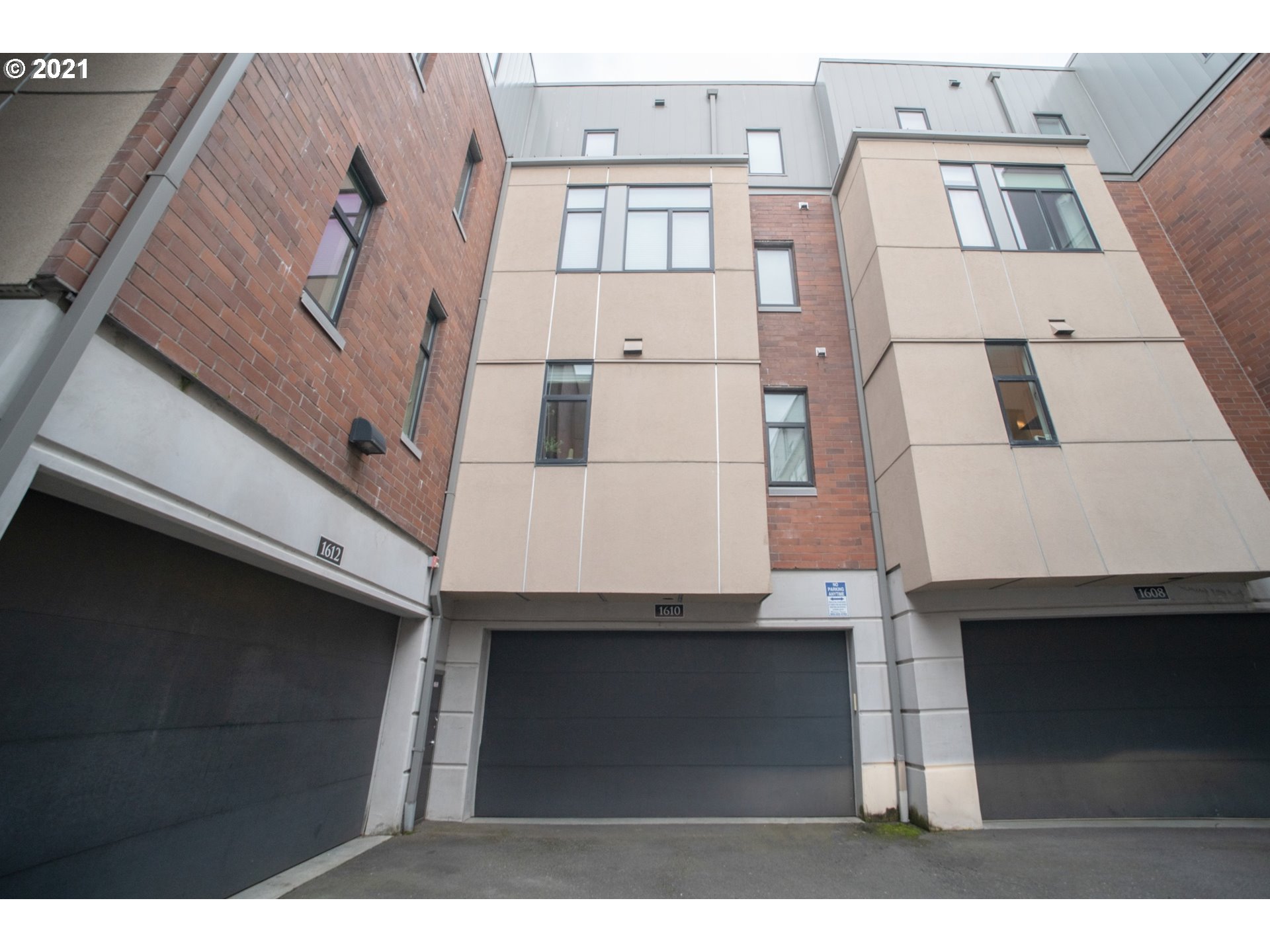 Photo #3: 21603517 Listing 
