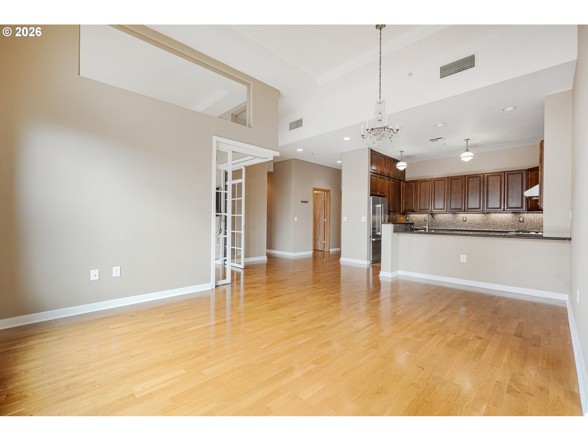 Photo #5: 216048285 Listing: Photo #5