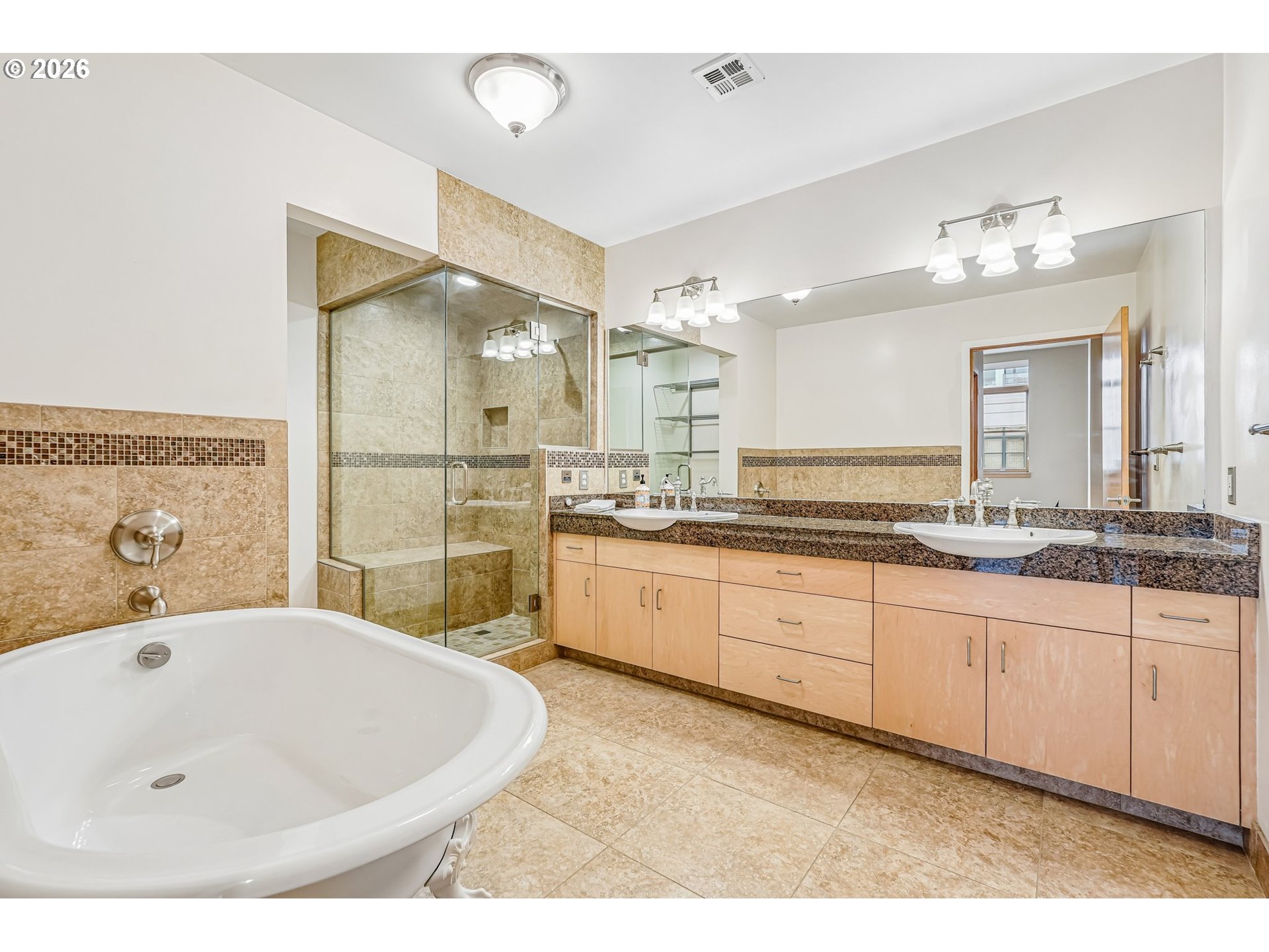 Photo #33: 216048285 Listing: Photo #33